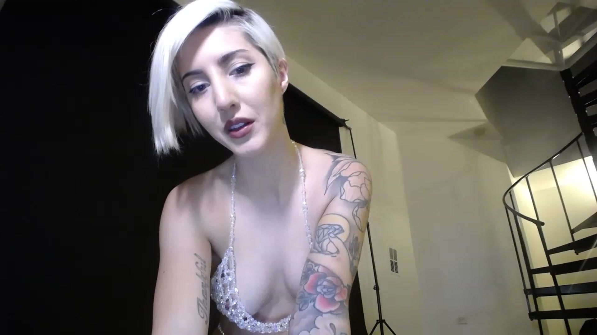 Gallery image thumbnail from ItsJade's myfreecams stream on, 02/01/2023, 24:11 image 18 of 20