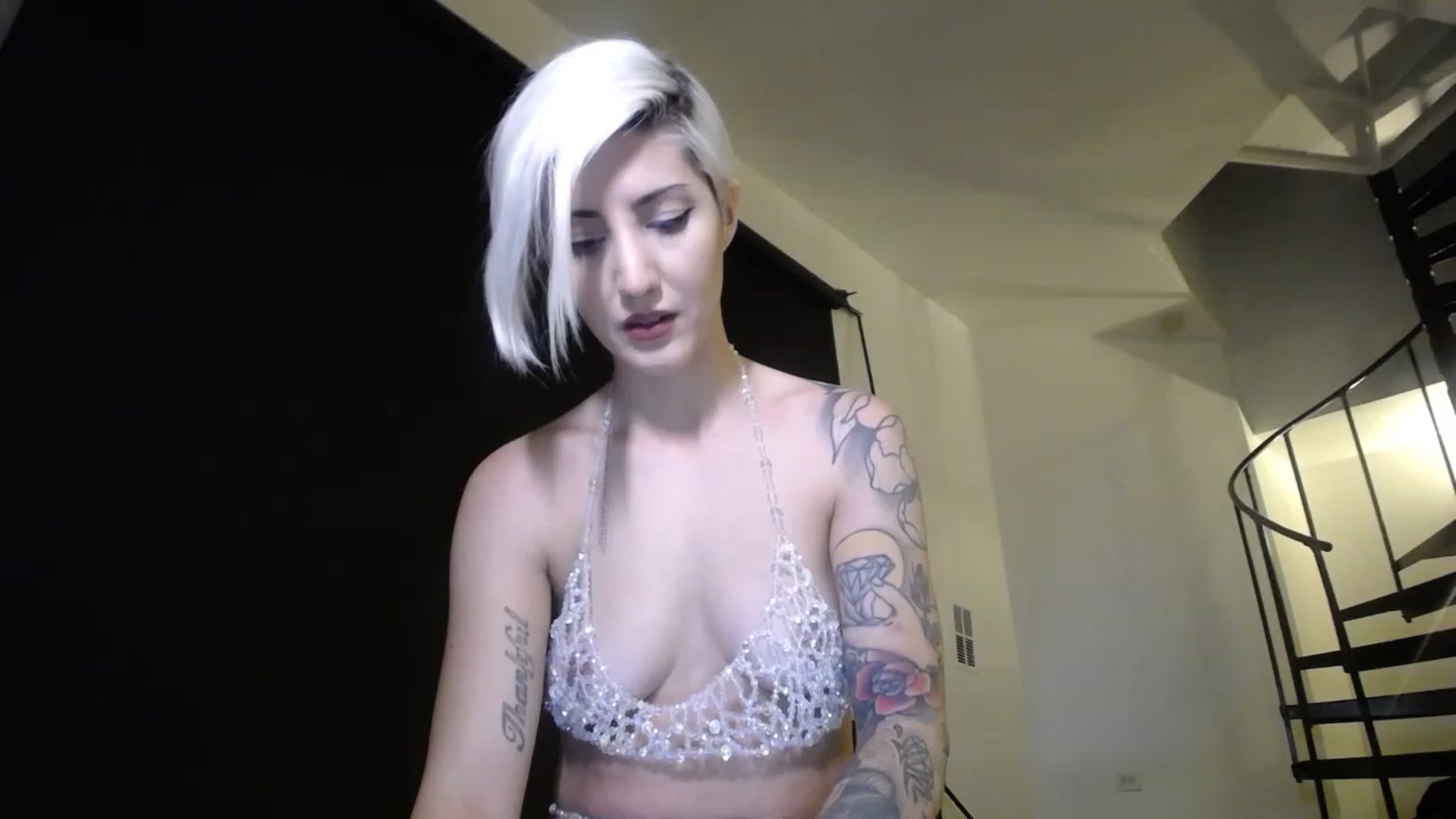 Gallery image thumbnail from ItsJade's myfreecams stream on, 02/01/2023, 24:11 image 10 of 20
