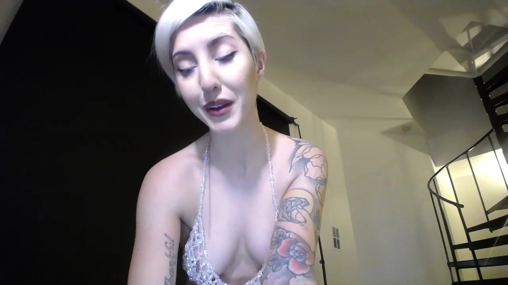 Gallery image thumbnail from ItsJade's myfreecams stream on, 02/01/2023, 24:11 image 12 of 20
