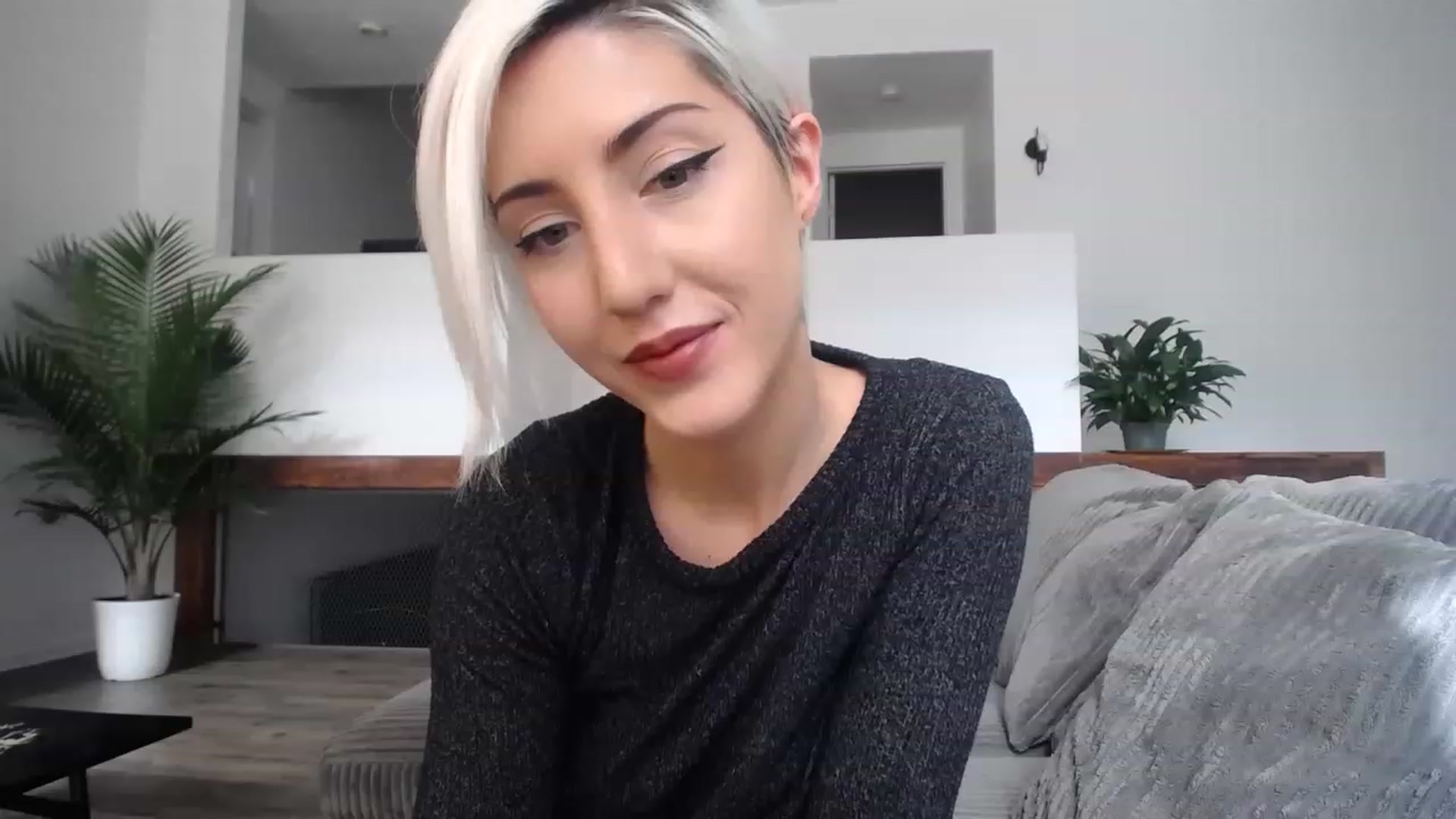 Gallery image thumbnail from ItsJade's myfreecams stream on, 02/01/2023, 18:56 image 4 of 20