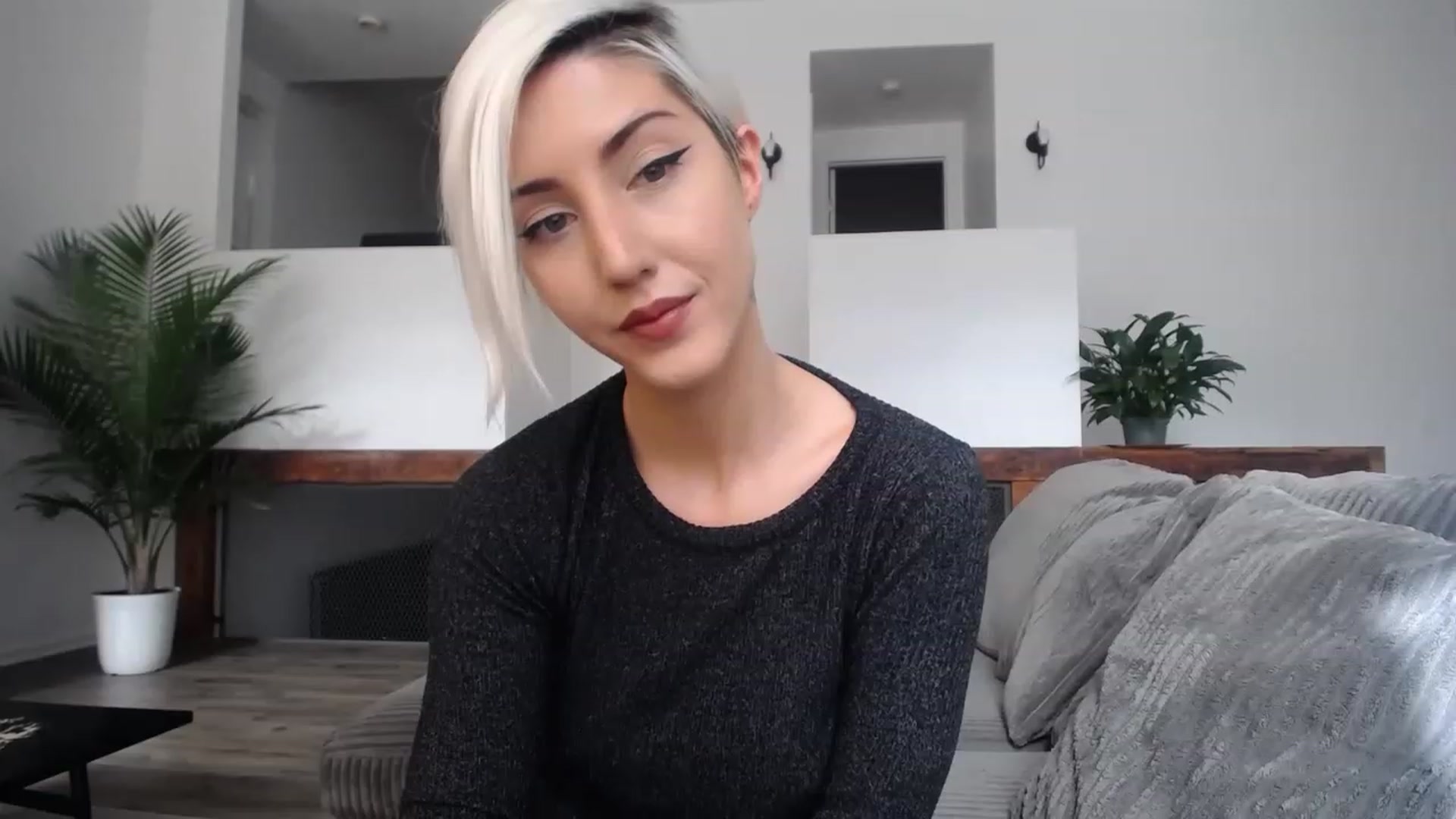 Gallery image thumbnail from ItsJade's myfreecams stream on, 02/01/2023, 18:56 image 2 of 20