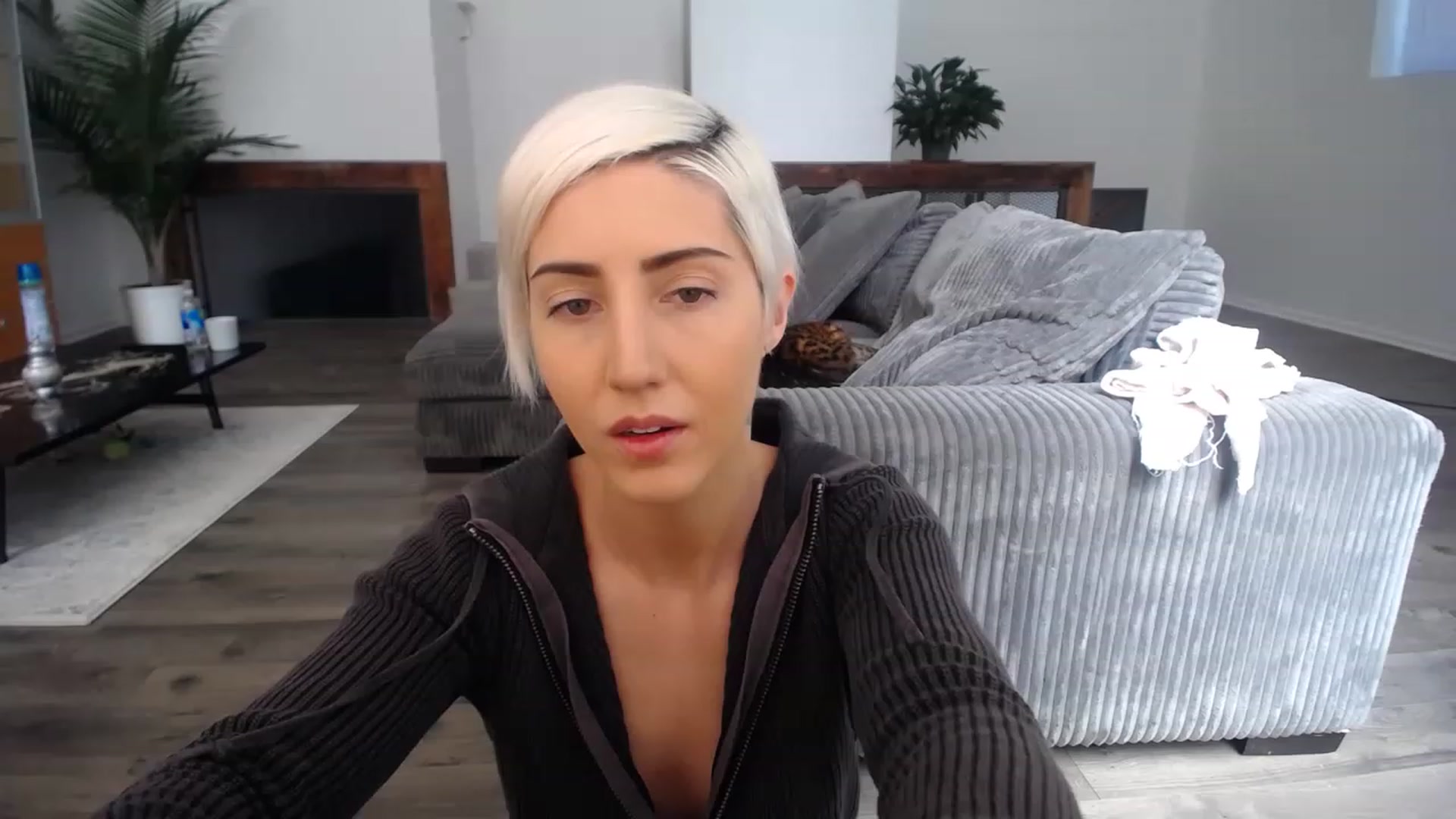 Gallery image thumbnail from ItsJade's myfreecams stream on, 03/14/2023, 17:58 image 13 of 20