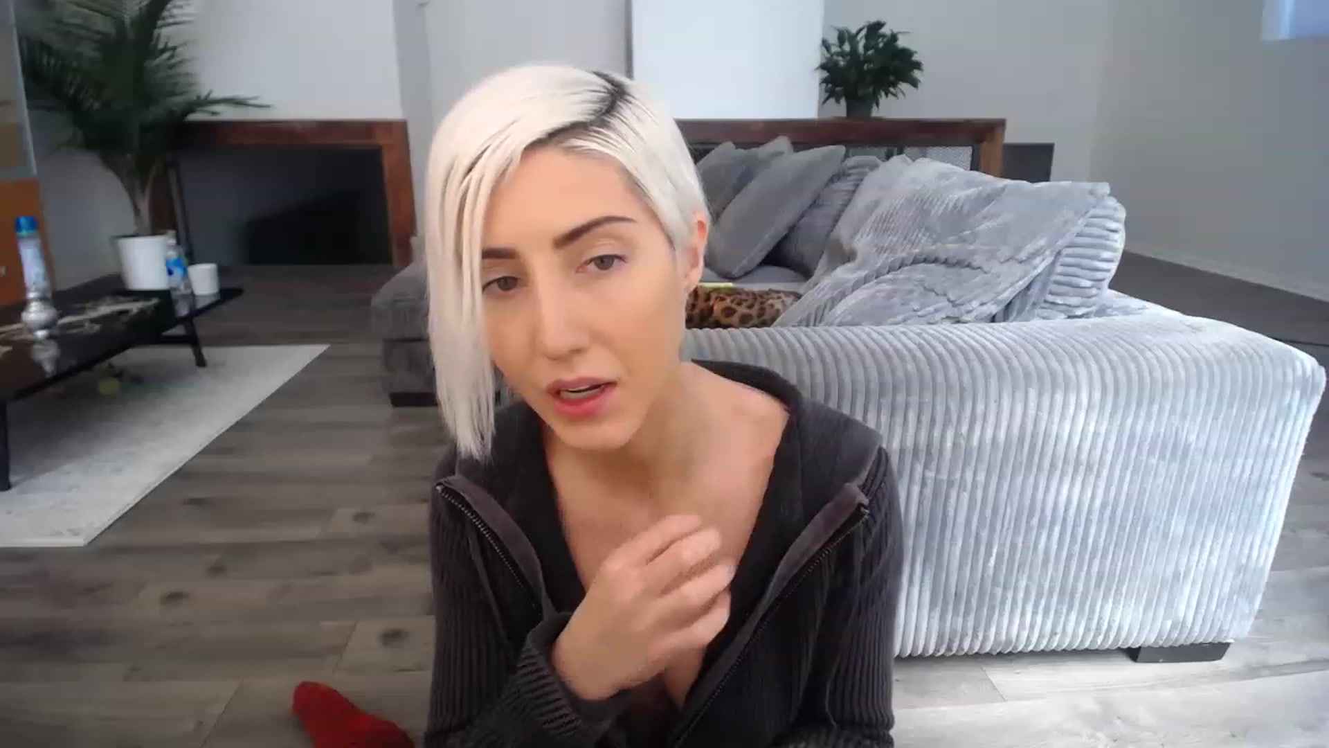 Gallery image thumbnail from ItsJade's myfreecams stream on, 03/14/2023, 17:58 image 7 of 20