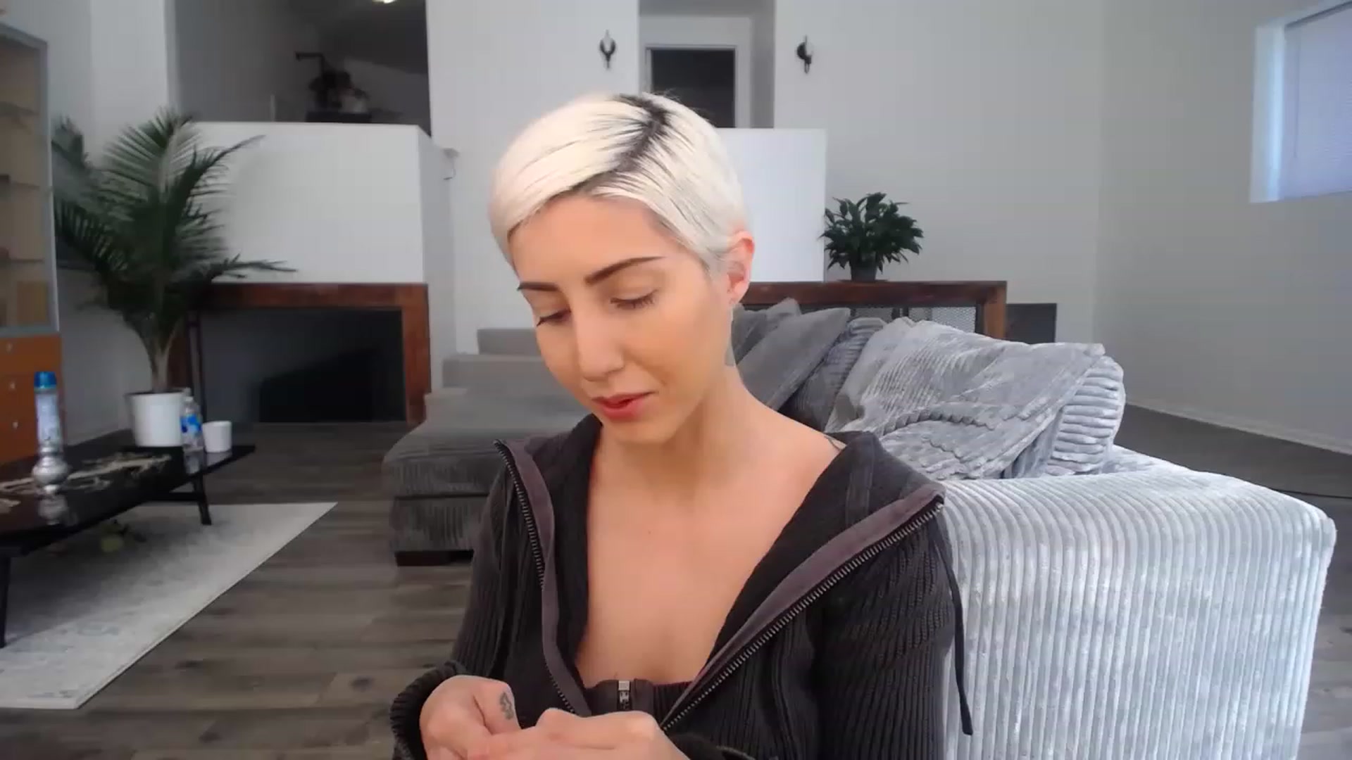 Gallery image thumbnail from ItsJade's myfreecams stream on, 03/14/2023, 17:58 image 2 of 20
