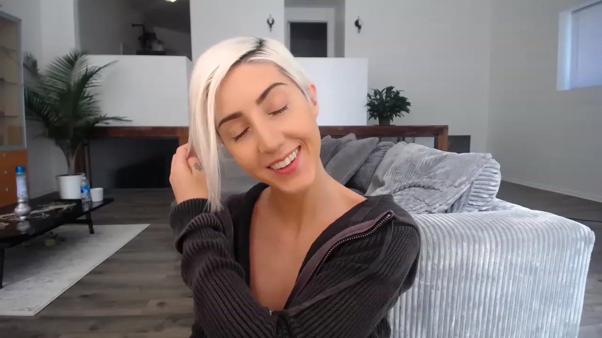 Gallery image thumbnail from ItsJade's myfreecams stream on, 03/14/2023, 17:58 image 1 of 20