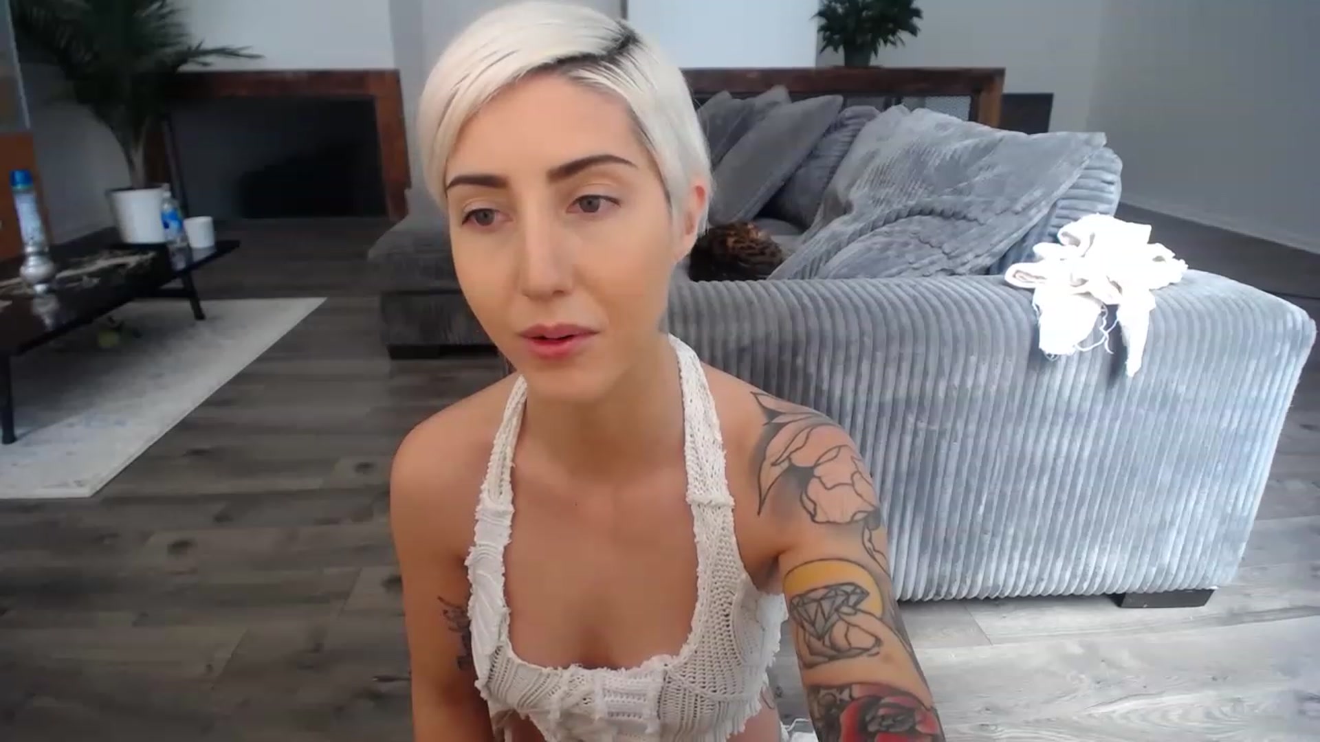 Gallery image thumbnail from ItsJade's myfreecams stream on, 03/14/2023, 17:58 image 18 of 20
