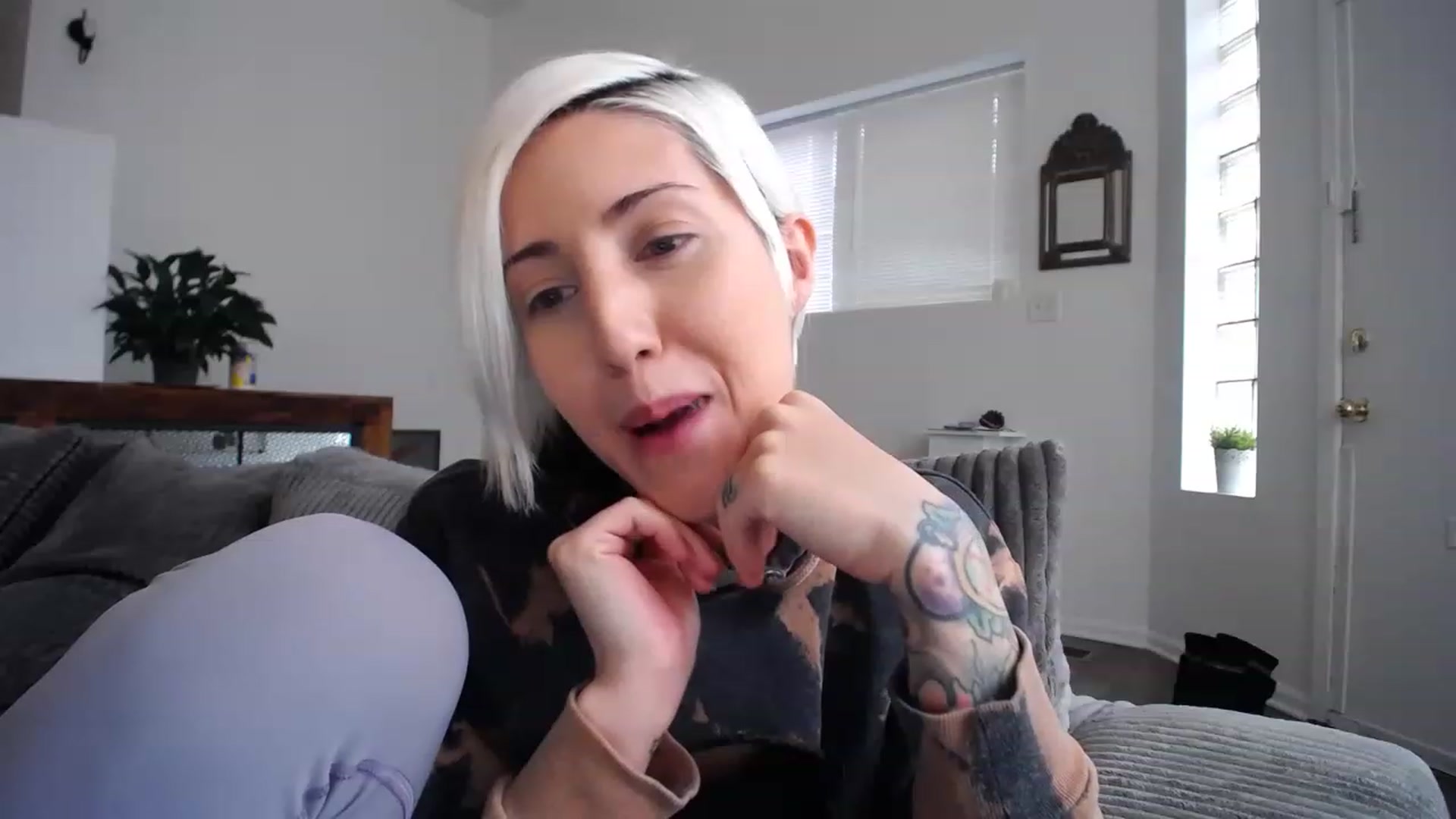 Gallery image thumbnail from ItsJade's myfreecams stream on, 03/16/2023, 18:36 image 9 of 20
