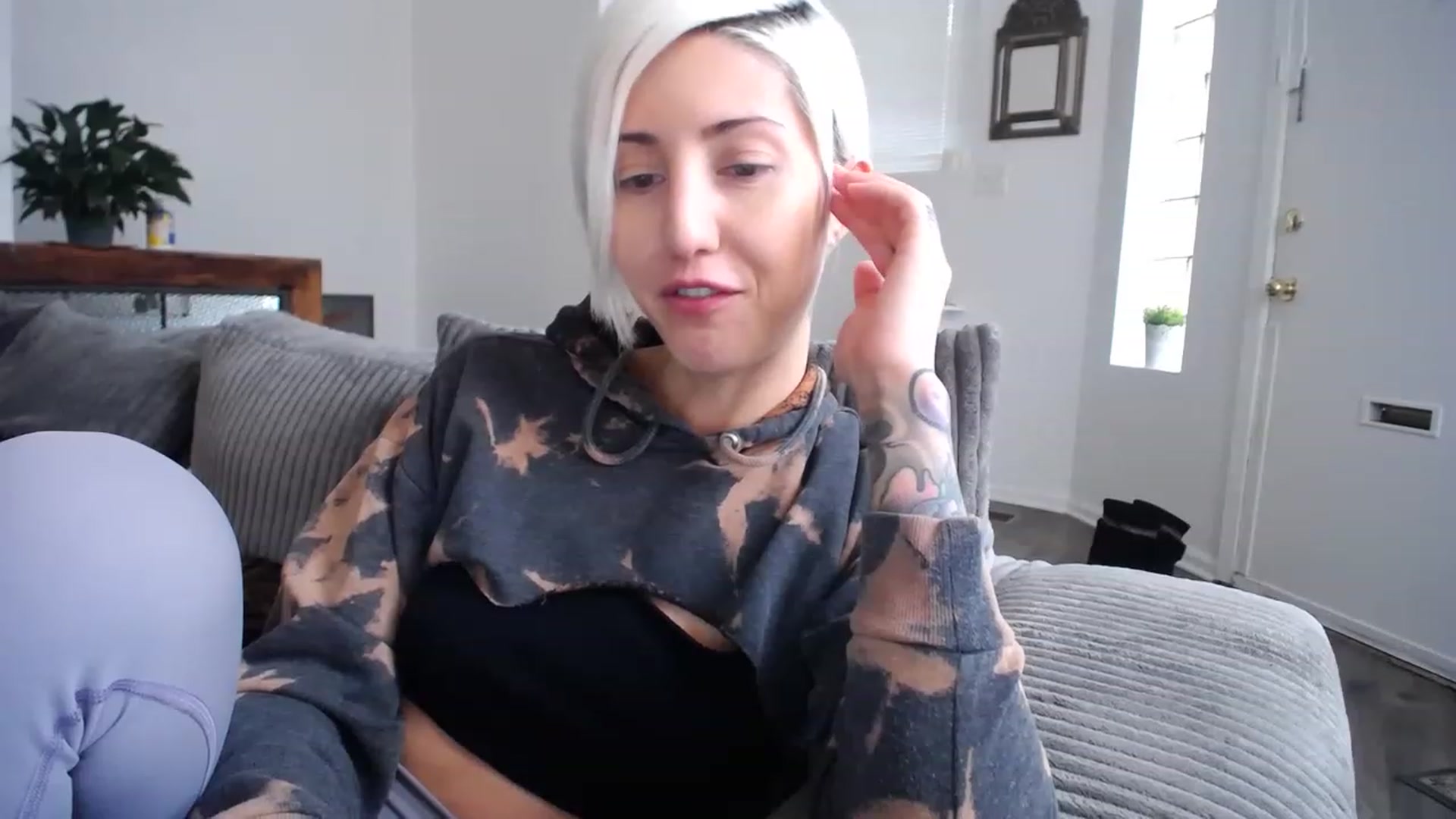 Gallery image thumbnail from ItsJade's myfreecams stream on, 03/16/2023, 18:36 image 16 of 20