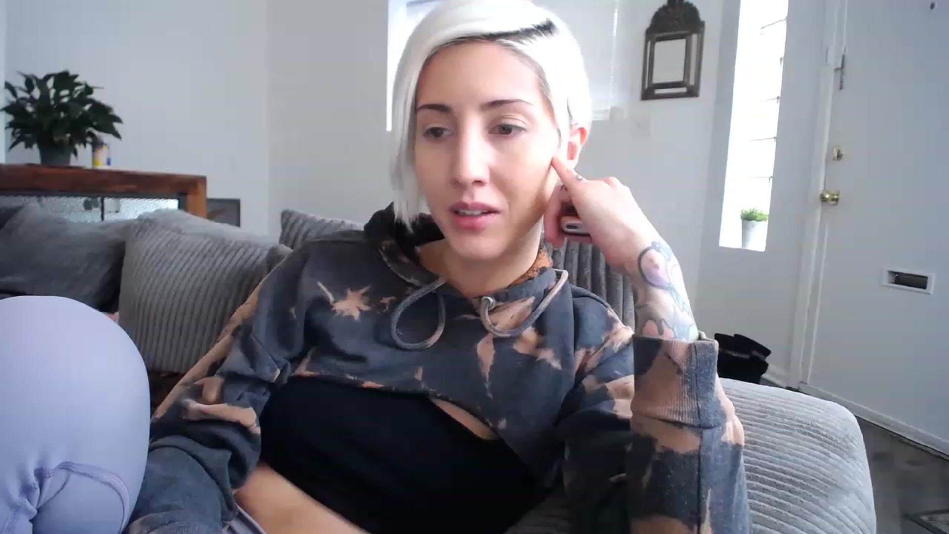 Gallery image thumbnail from ItsJade's myfreecams stream on, 03/16/2023, 18:36 image 20 of 20