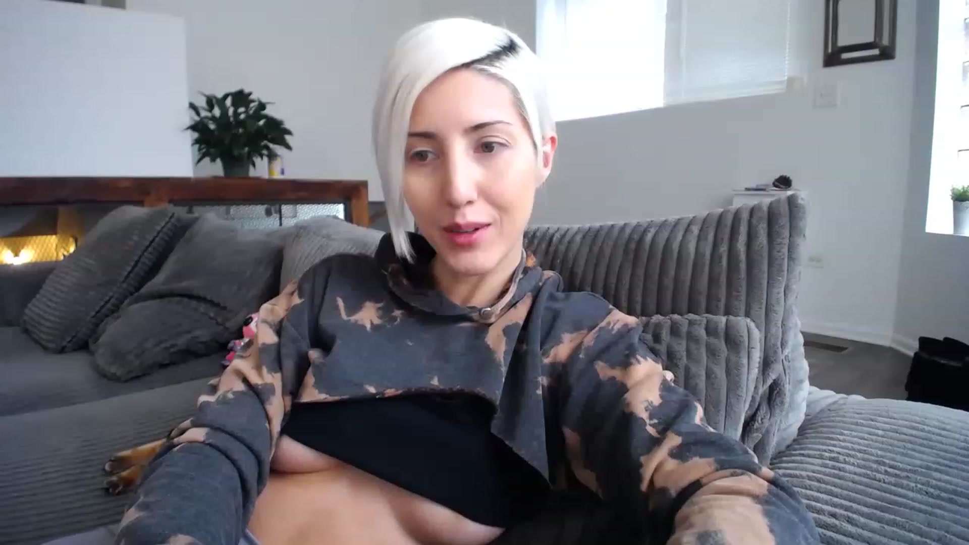 Gallery image thumbnail from ItsJade's myfreecams stream on, 03/16/2023, 18:36 image 5 of 20