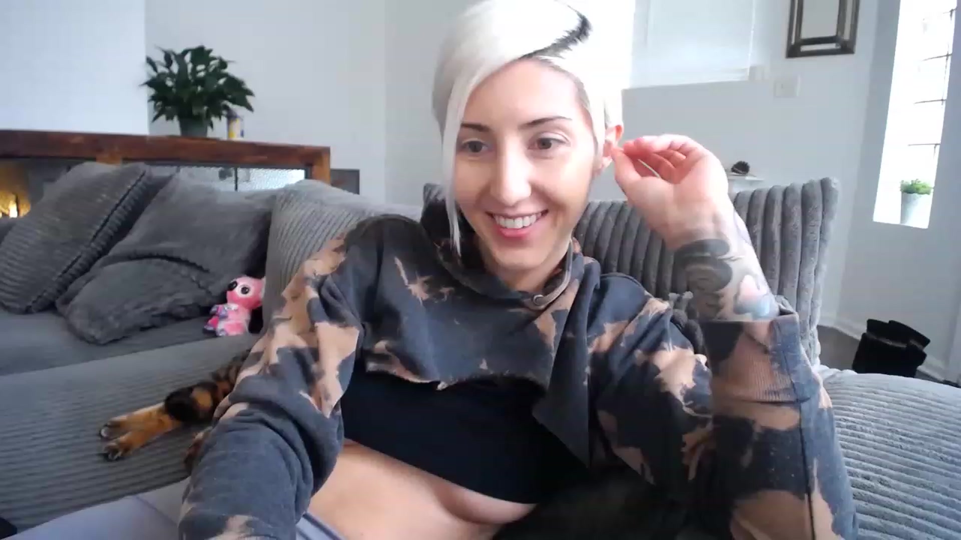Gallery image thumbnail from ItsJade's myfreecams stream on, 03/16/2023, 18:36 image 6 of 20