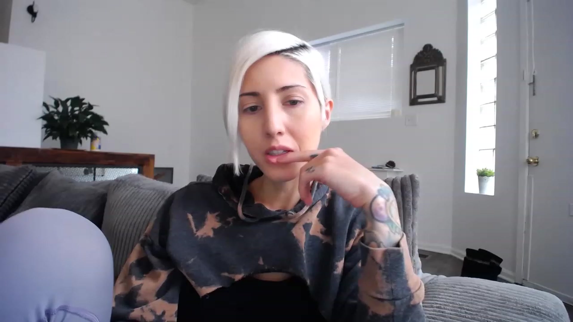 Gallery image thumbnail from ItsJade's myfreecams stream on, 03/16/2023, 18:36 image 11 of 20