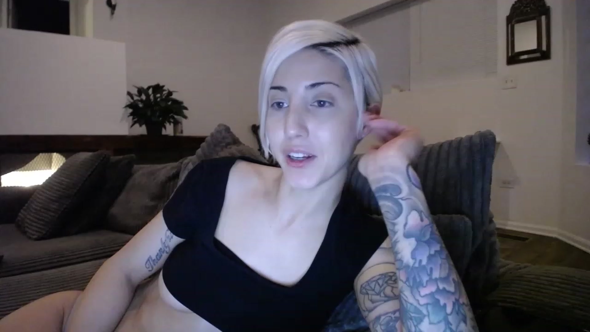 Gallery image thumbnail from ItsJade's myfreecams stream on, 03/17/2023, 24:29 image 13 of 20