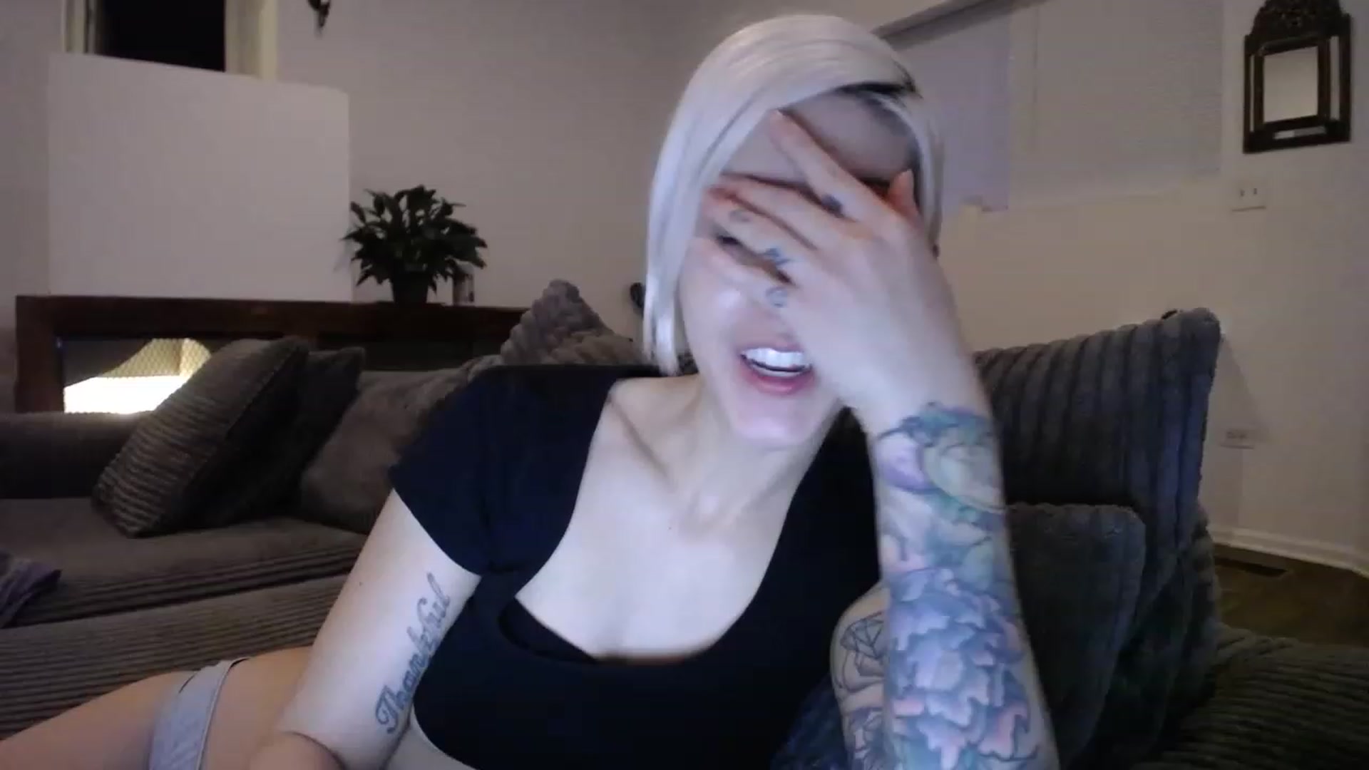 Gallery image thumbnail from ItsJade's myfreecams stream on, 03/17/2023, 24:29 image 10 of 20
