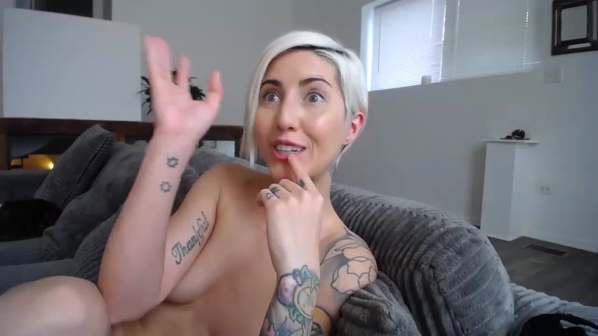Gallery image thumbnail from ItsJade's myfreecams stream on, 03/18/2023, 20:50 image 16 of 20