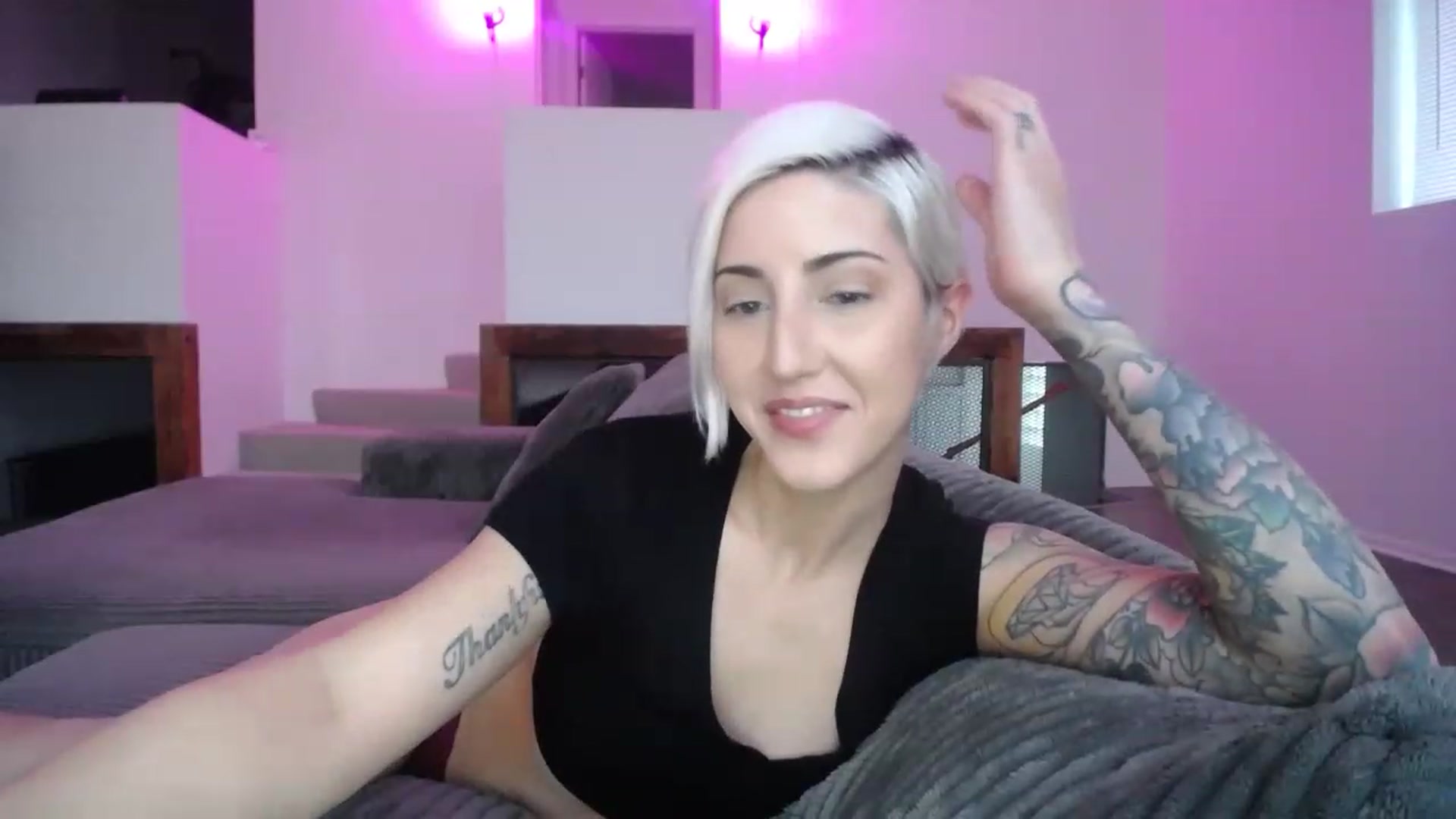 Gallery image thumbnail from ItsJade's myfreecams stream on, 03/20/2023, 24:02 image 18 of 20