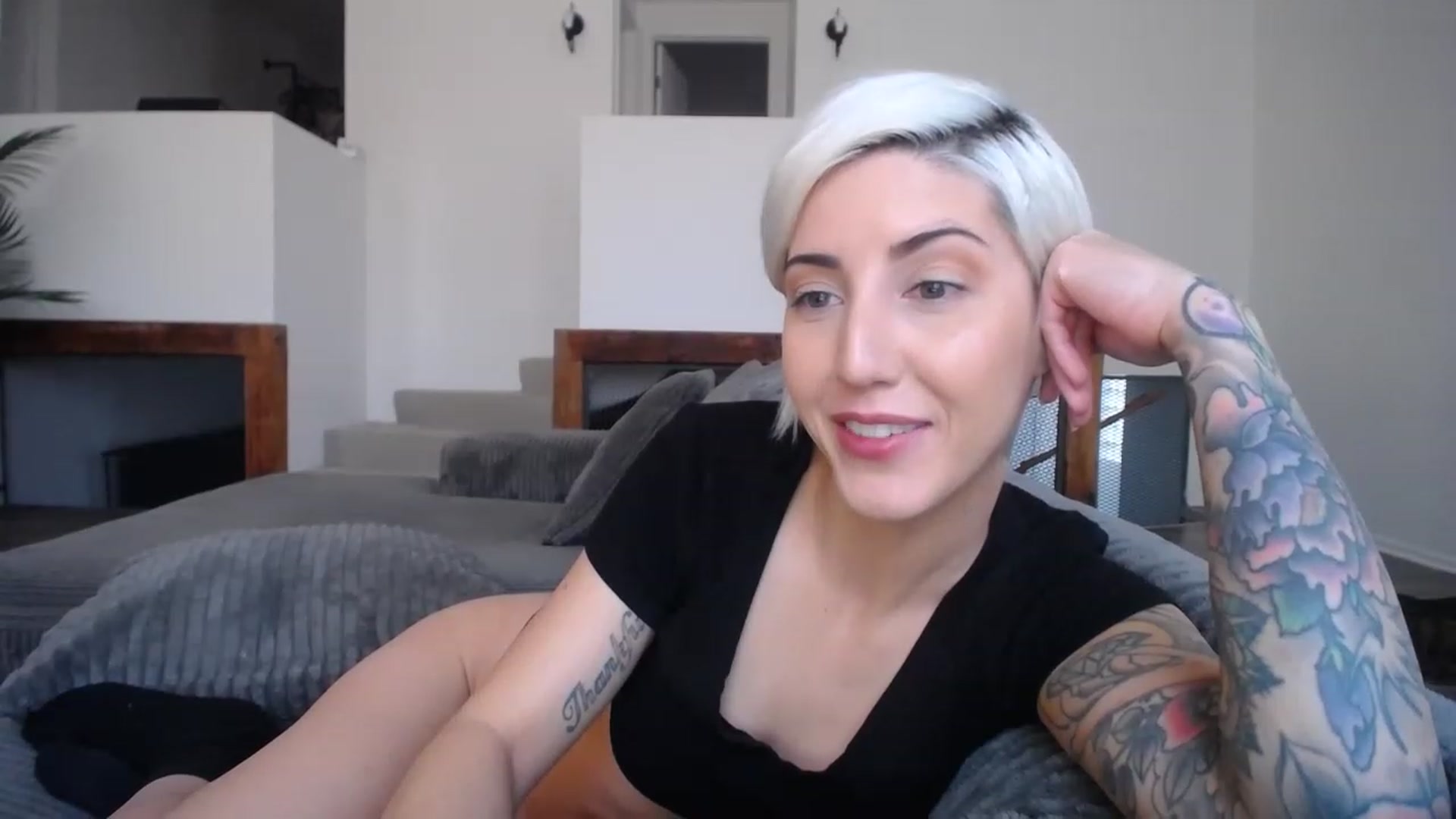 Gallery image thumbnail from ItsJade's myfreecams stream on, 03/20/2023, 24:02 image 13 of 20