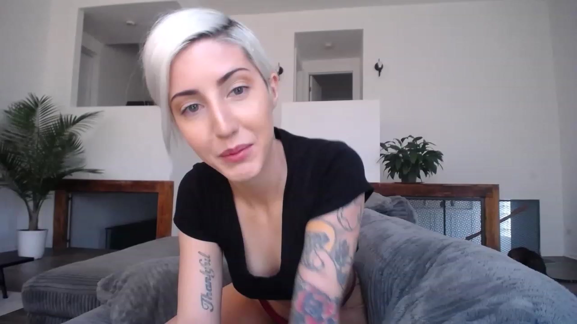 Gallery image thumbnail from ItsJade's myfreecams stream on, 03/20/2023, 24:02 image 12 of 20