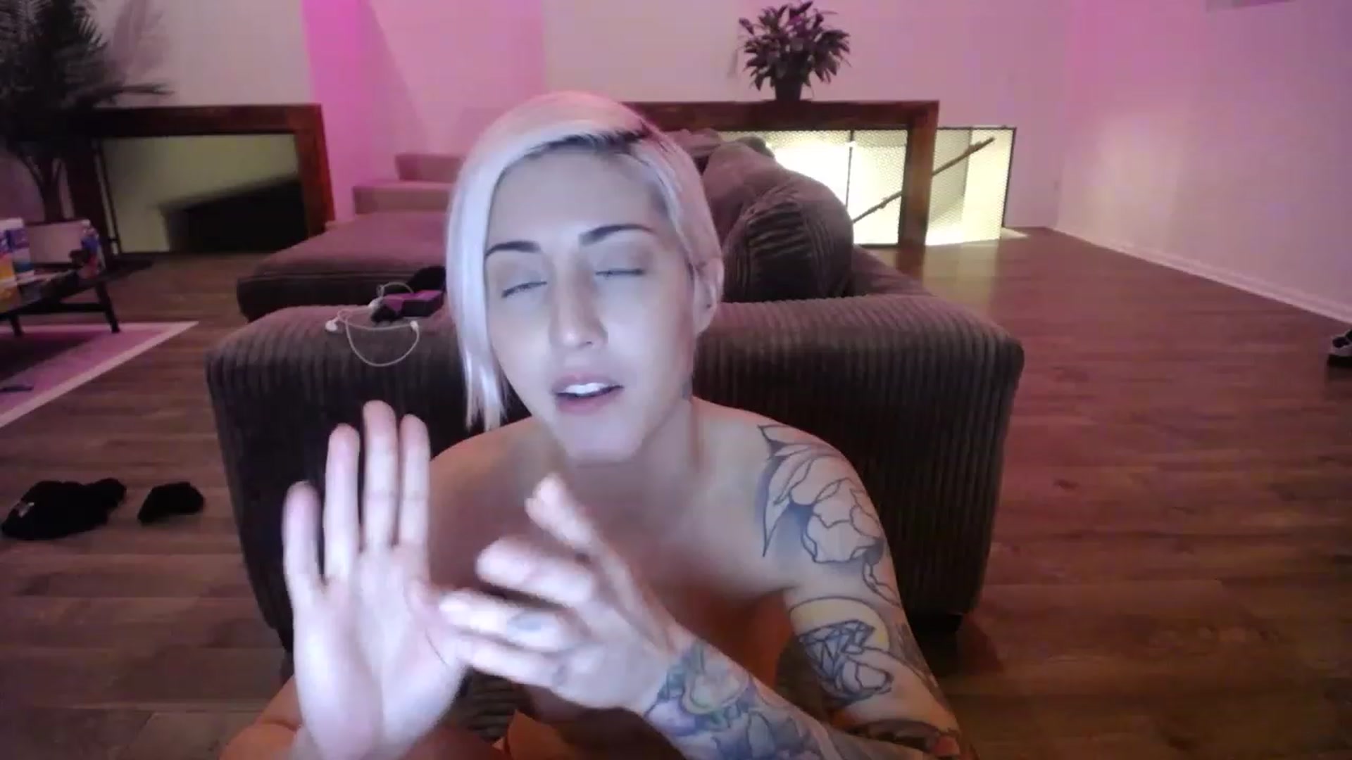 Gallery image thumbnail from ItsJade's myfreecams stream on, 03/20/2023, 02:55 image 4 of 20