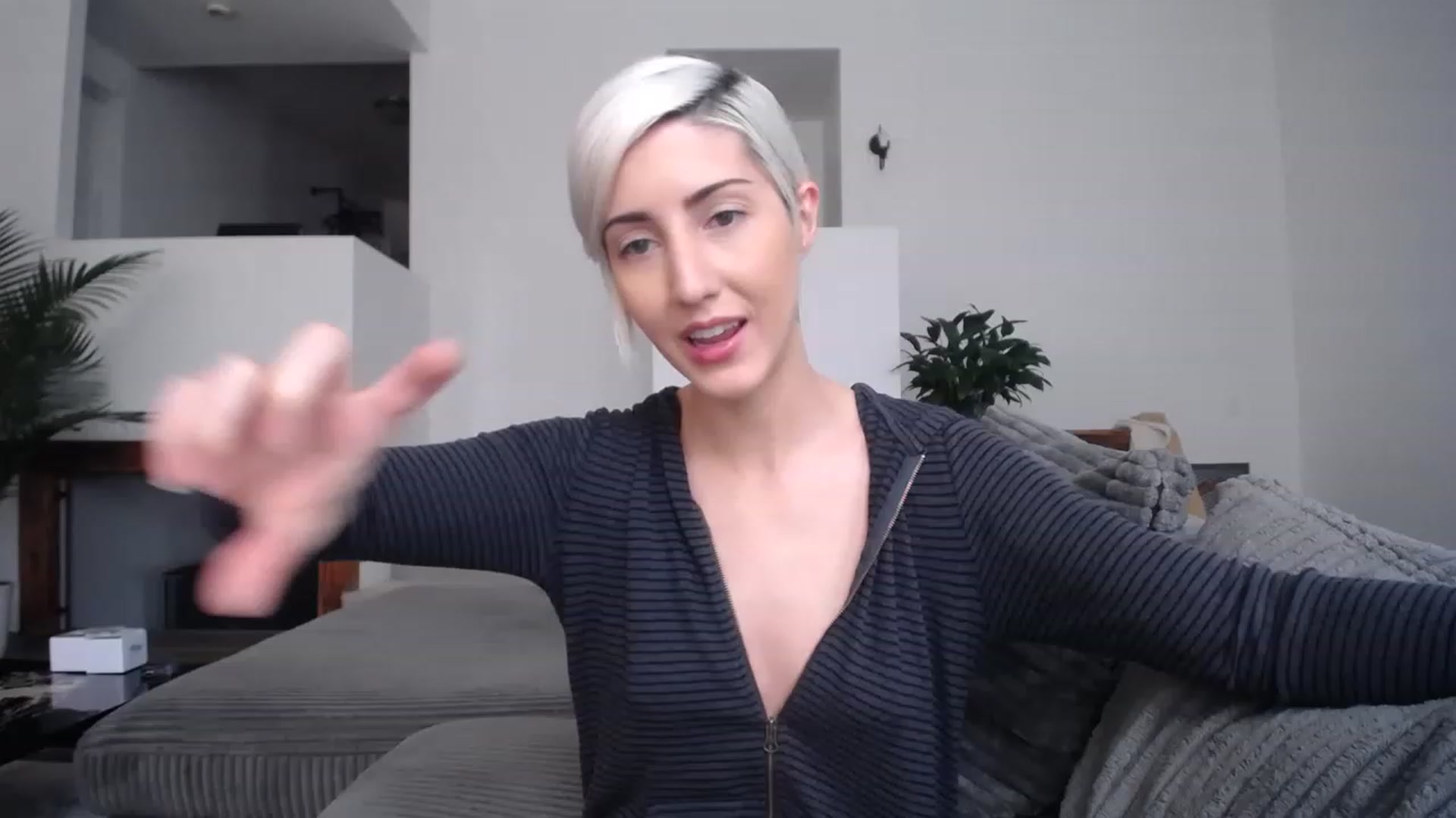 Gallery image thumbnail from ItsJade's myfreecams stream on, 03/22/2023, 20:09 image 1 of 20