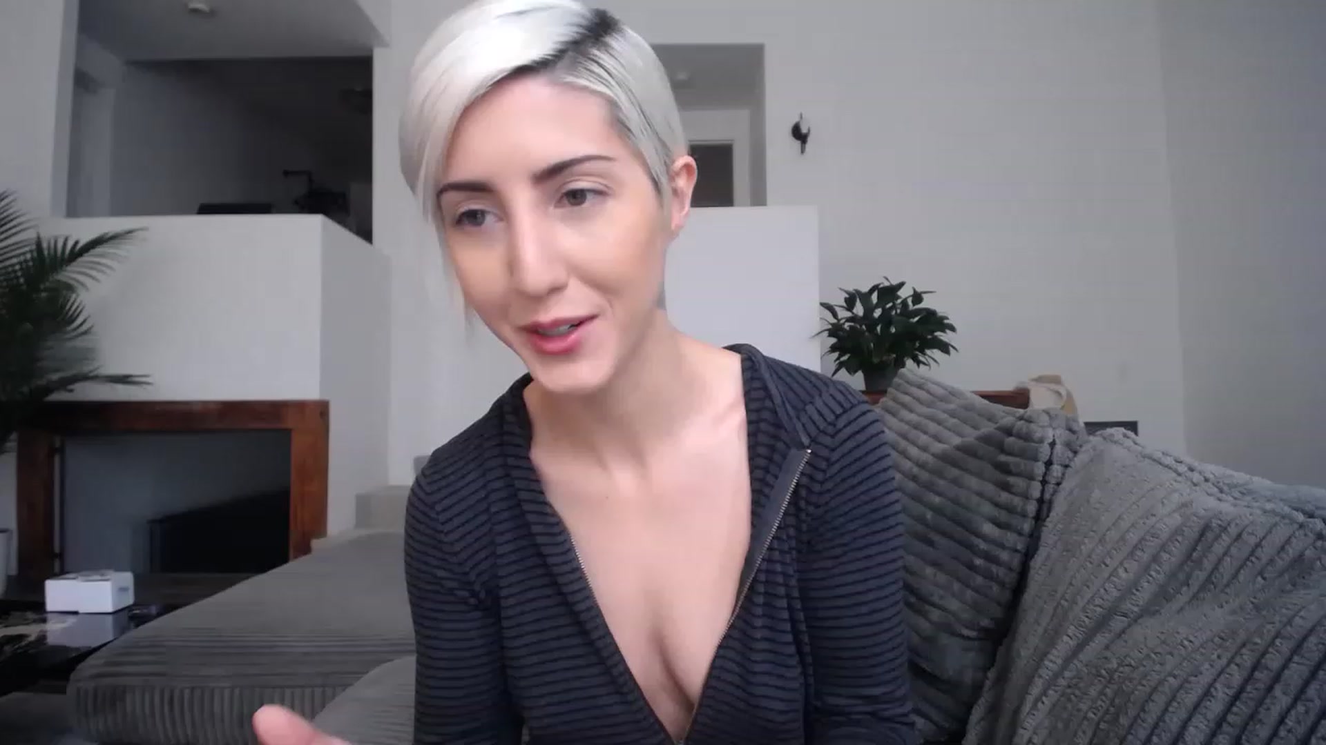 Gallery image thumbnail from ItsJade's myfreecams stream on, 03/22/2023, 20:09 image 4 of 20