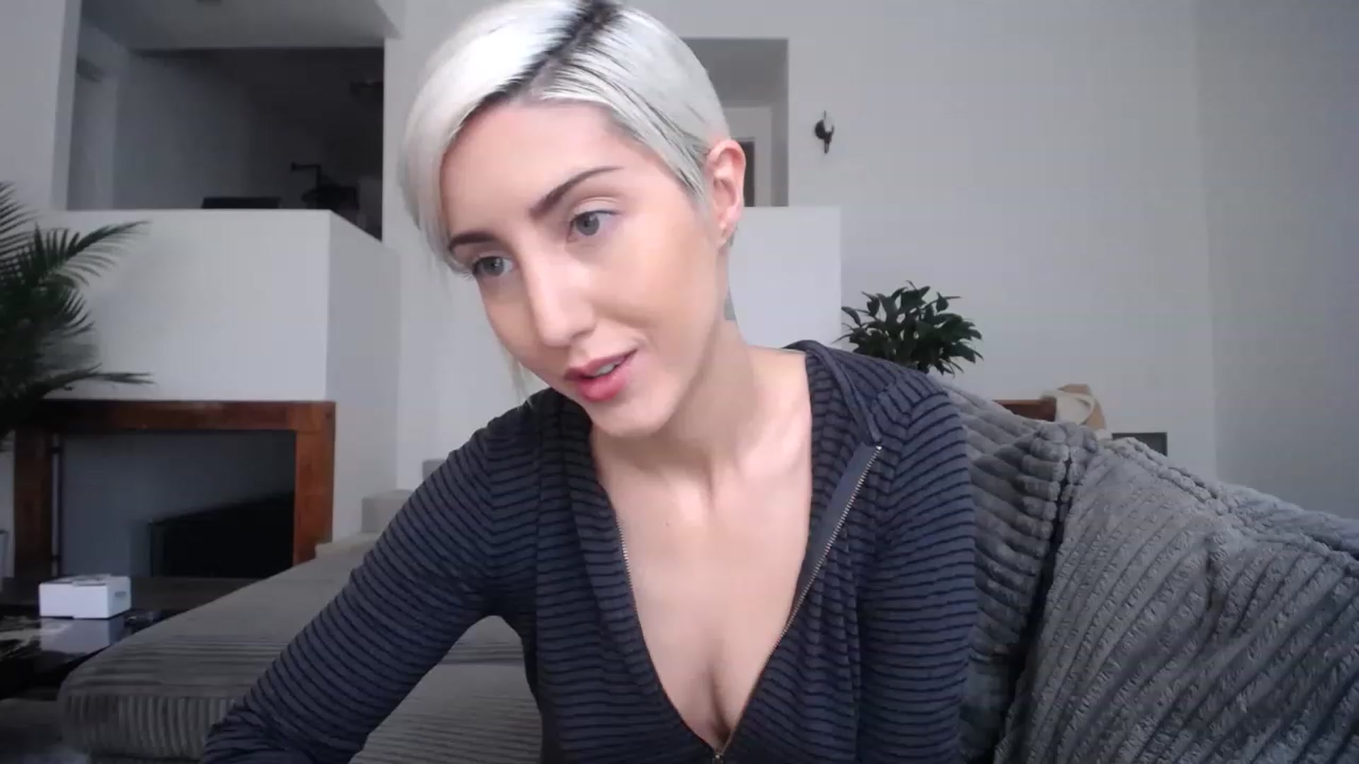 Gallery image thumbnail from ItsJade's myfreecams stream on, 03/22/2023, 20:09 image 8 of 20