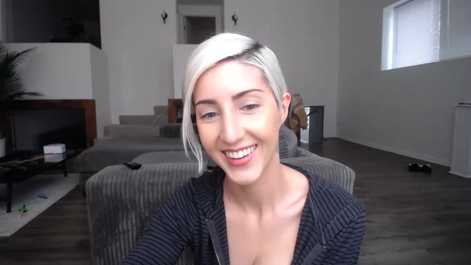 Gallery image thumbnail from ItsJade's myfreecams stream on, 03/22/2023, 20:09 image 20 of 20