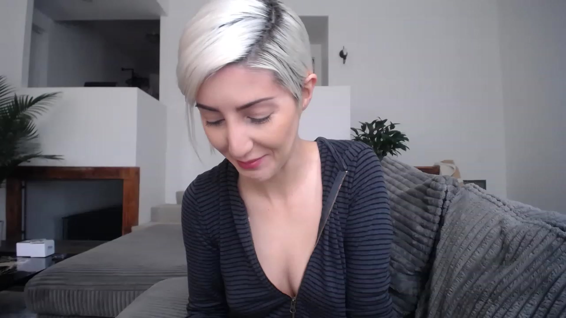 Gallery image thumbnail from ItsJade's myfreecams stream on, 03/22/2023, 20:09 image 6 of 20