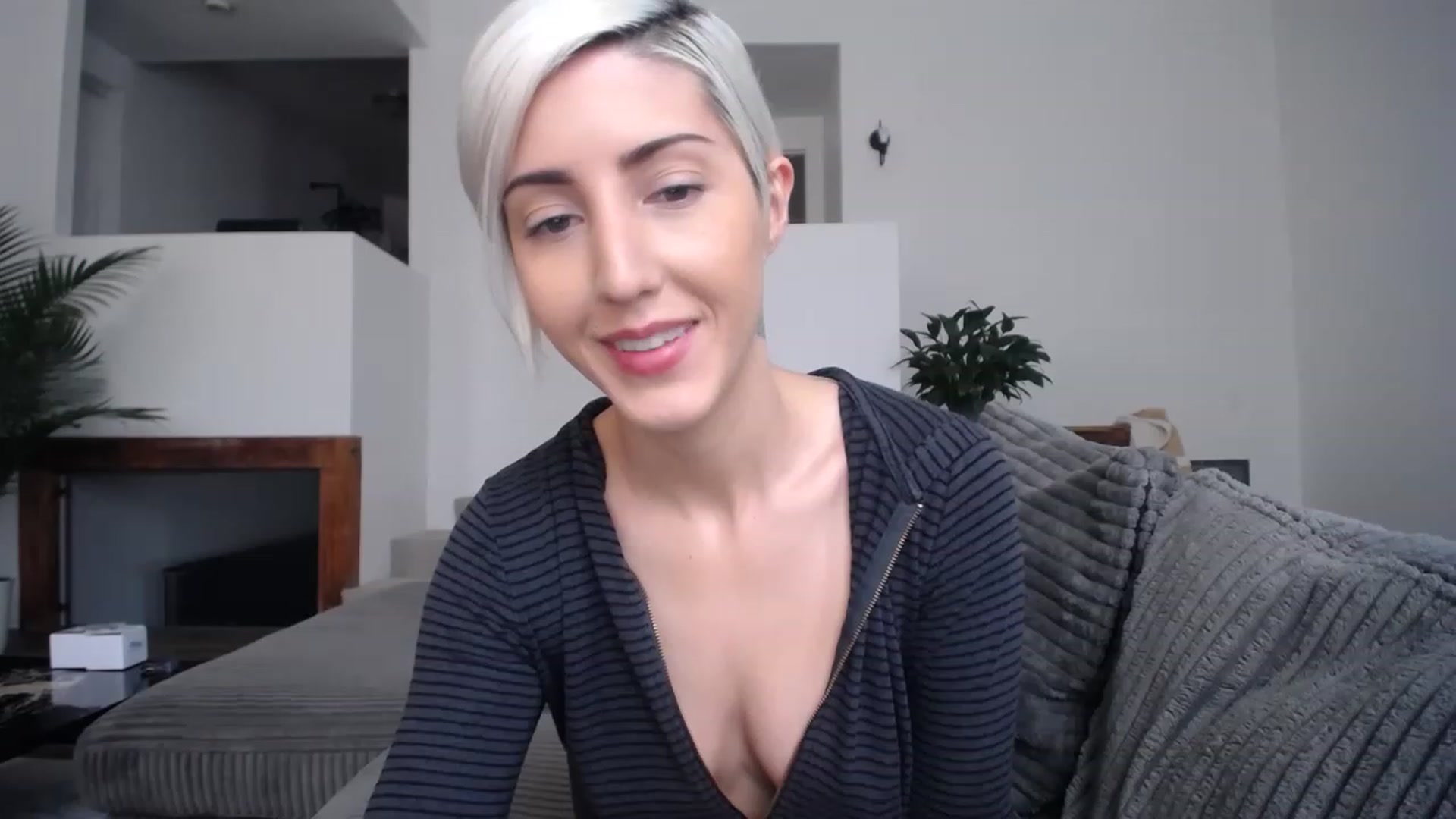Gallery image thumbnail from ItsJade's myfreecams stream on, 03/22/2023, 20:09 image 3 of 20