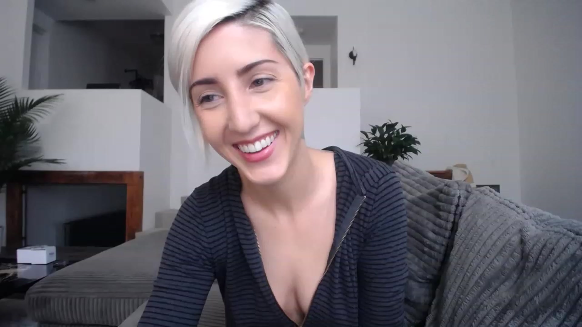 Gallery image thumbnail from ItsJade's myfreecams stream on, 03/22/2023, 20:09 image 7 of 20