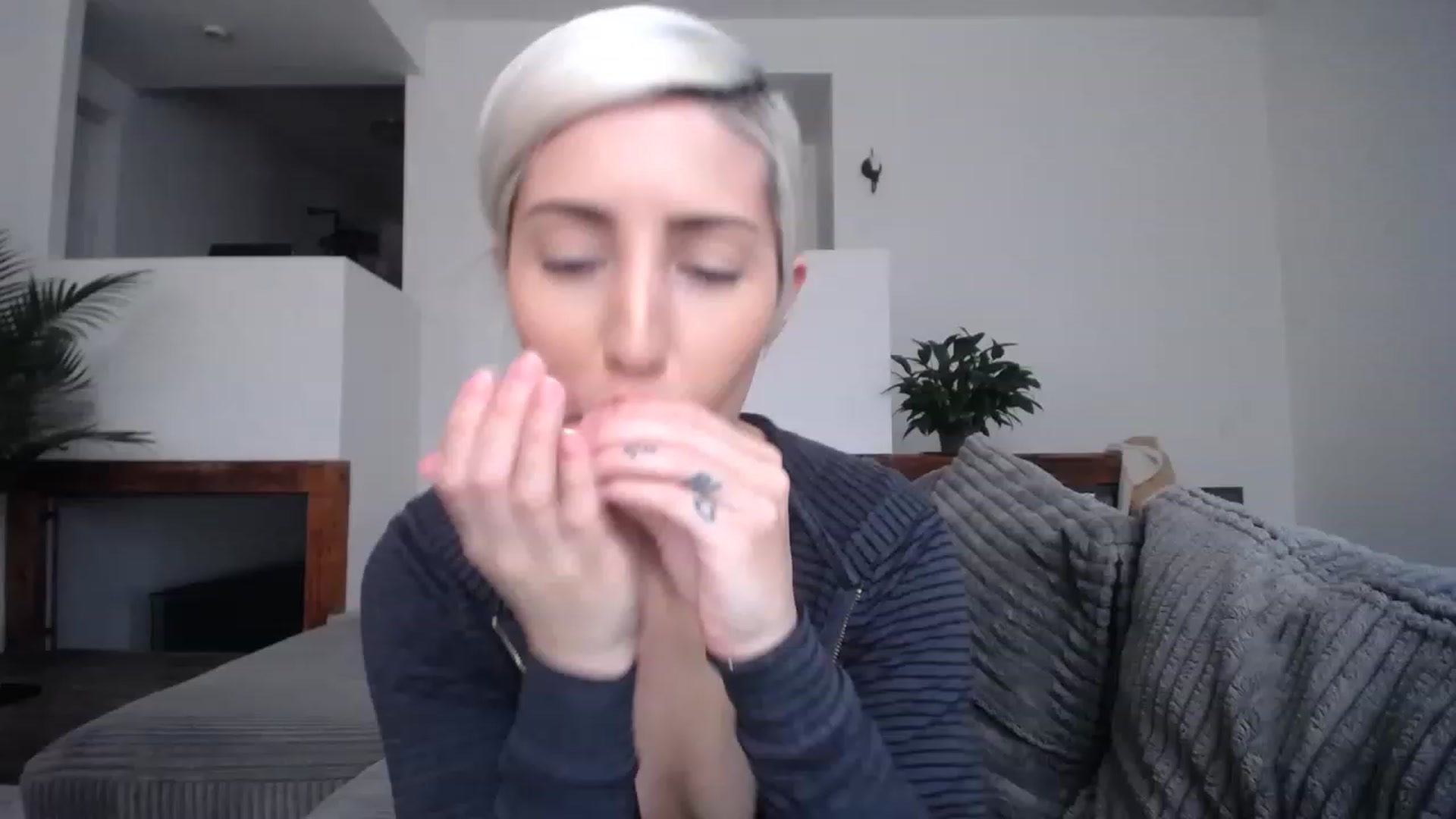 Gallery image thumbnail from ItsJade's myfreecams stream on, 03/22/2023, 22:22 image 1 of 20