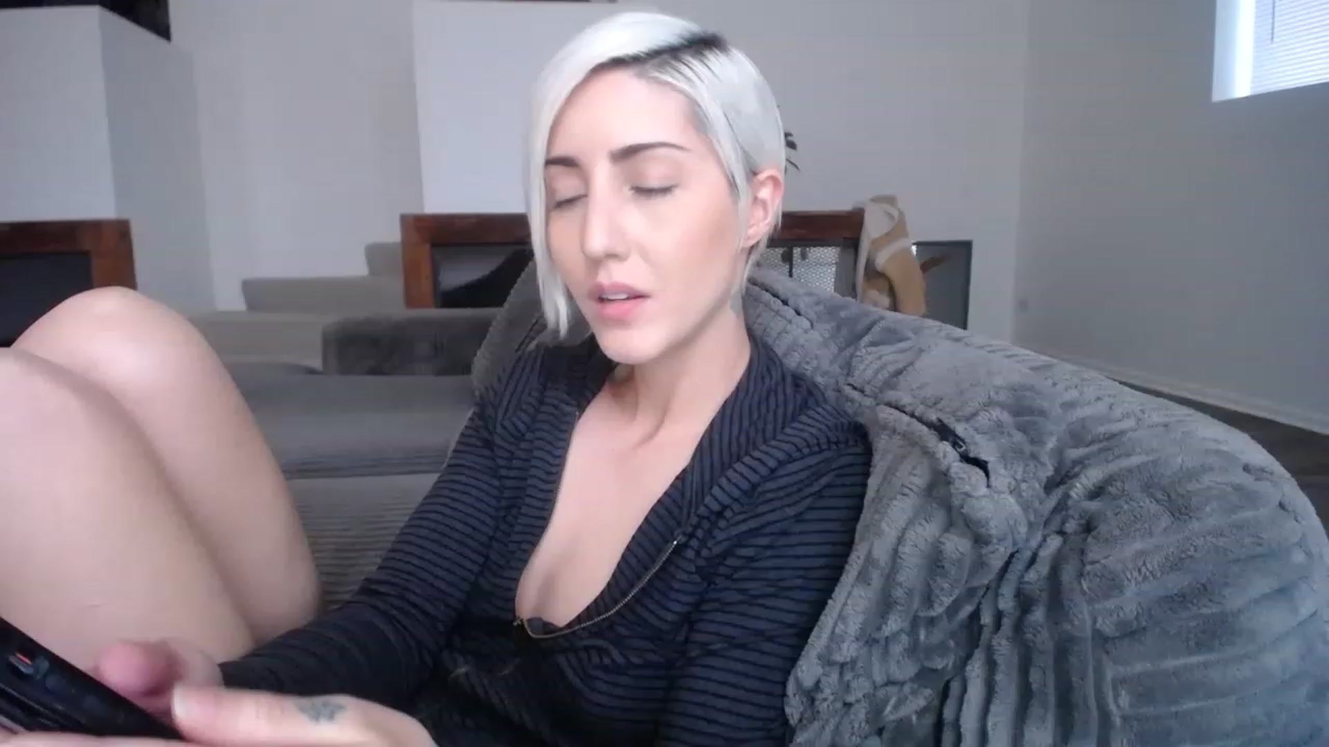 Gallery image thumbnail from ItsJade's myfreecams stream on, 03/22/2023, 22:22 image 20 of 20