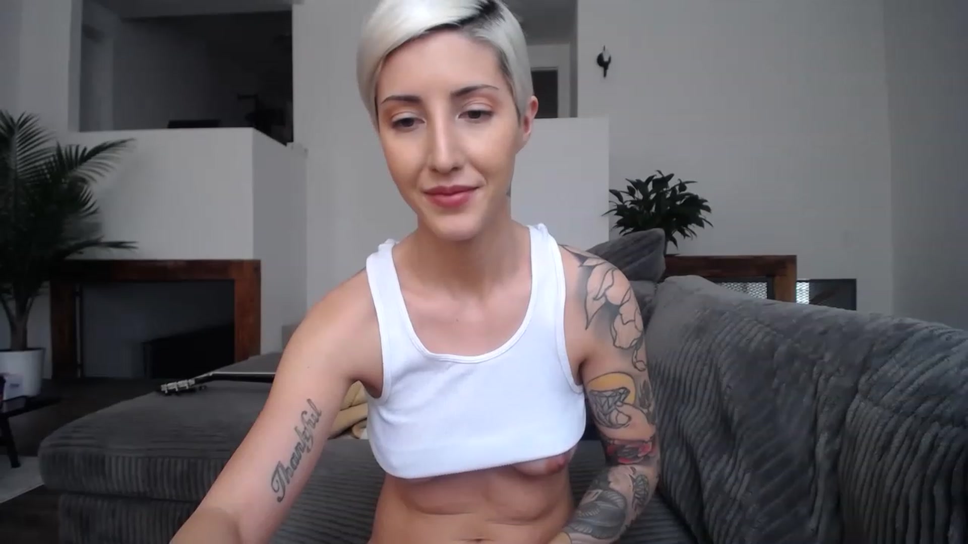 Gallery image thumbnail from ItsJade's myfreecams stream on, 03/24/2023, 20:30 image 18 of 20