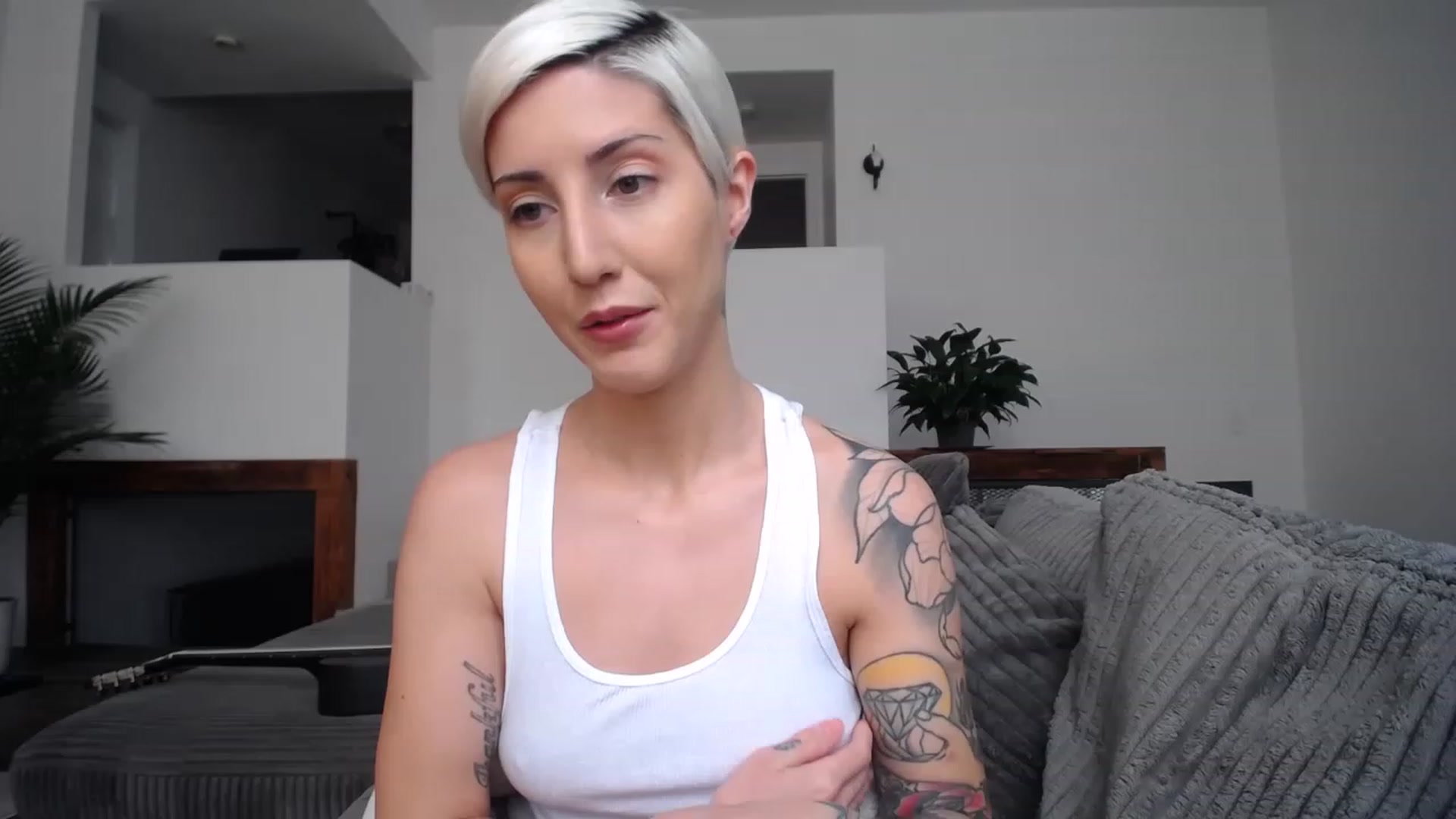 Gallery image thumbnail from ItsJade's myfreecams stream on, 03/24/2023, 20:30 image 6 of 20