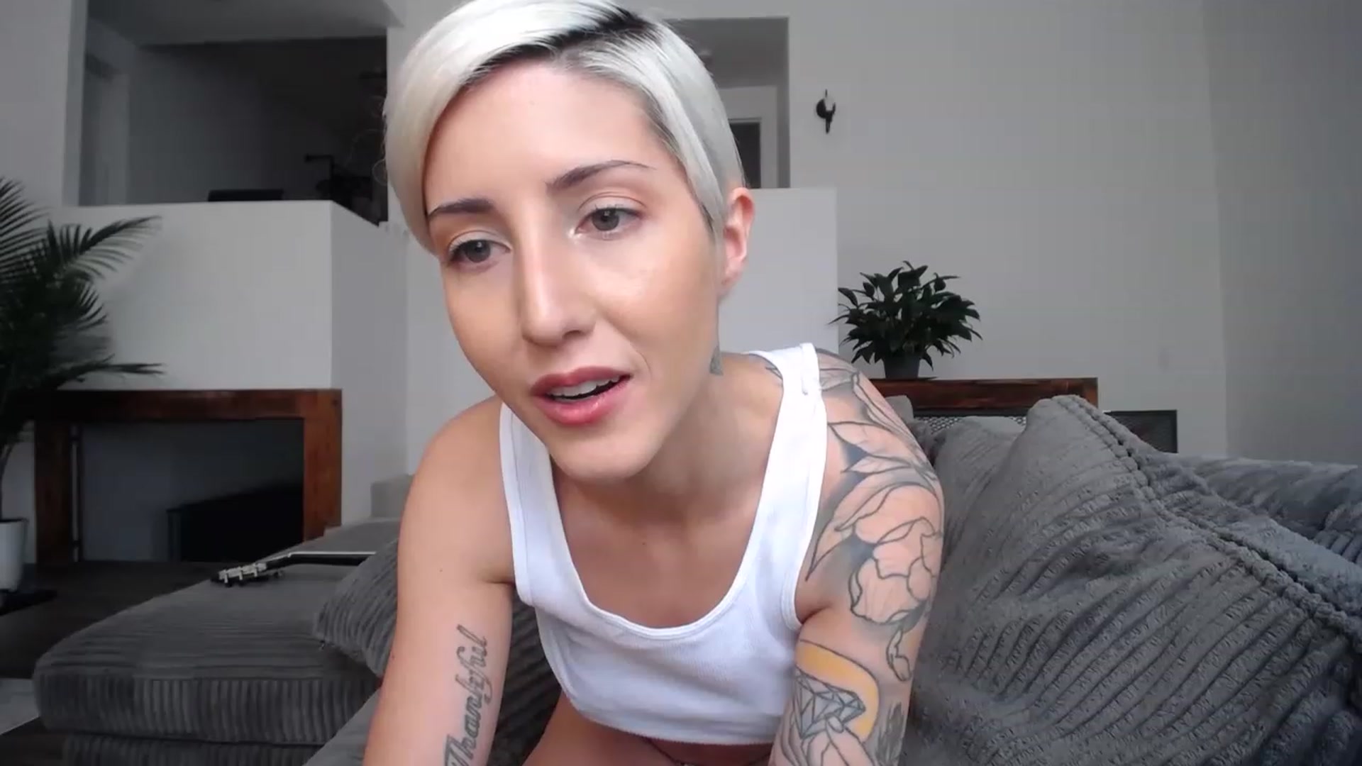 Gallery image thumbnail from ItsJade's myfreecams stream on, 03/24/2023, 20:30 image 13 of 20