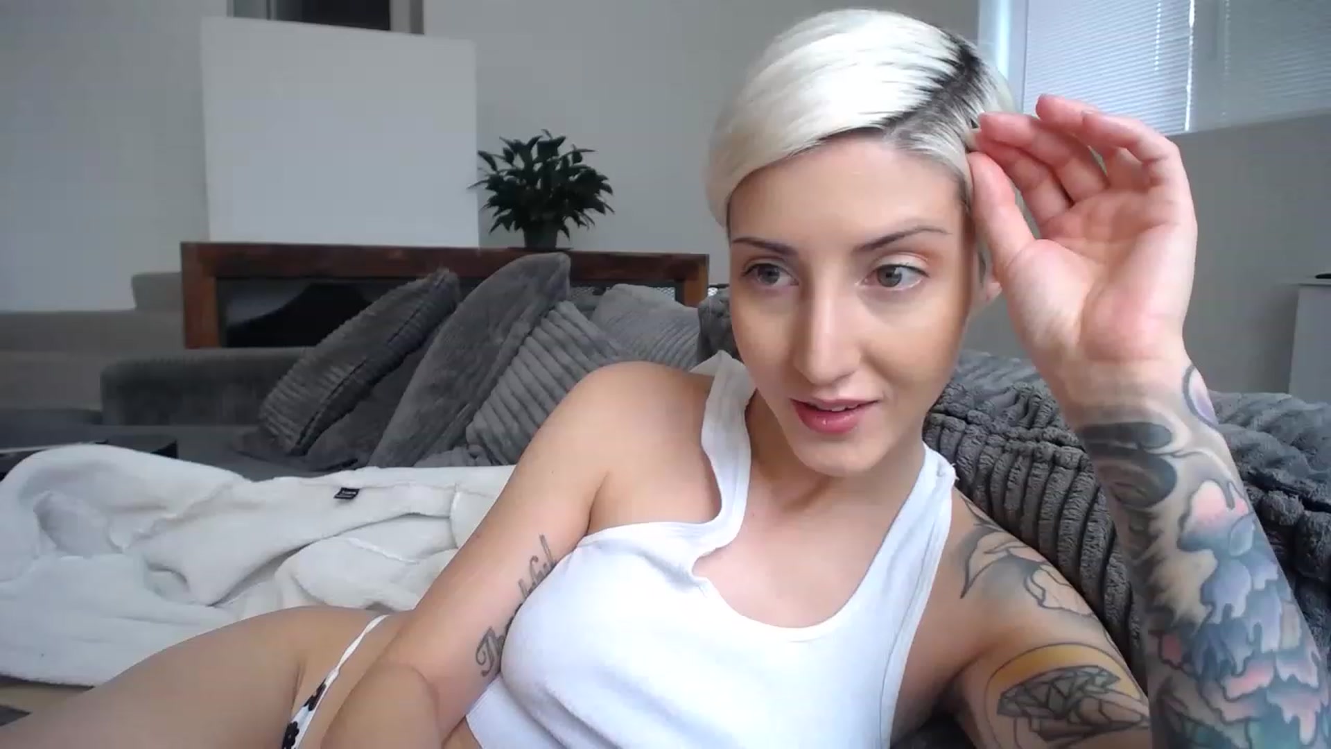Gallery image thumbnail from ItsJade's myfreecams stream on, 03/24/2023, 20:30 image 4 of 20