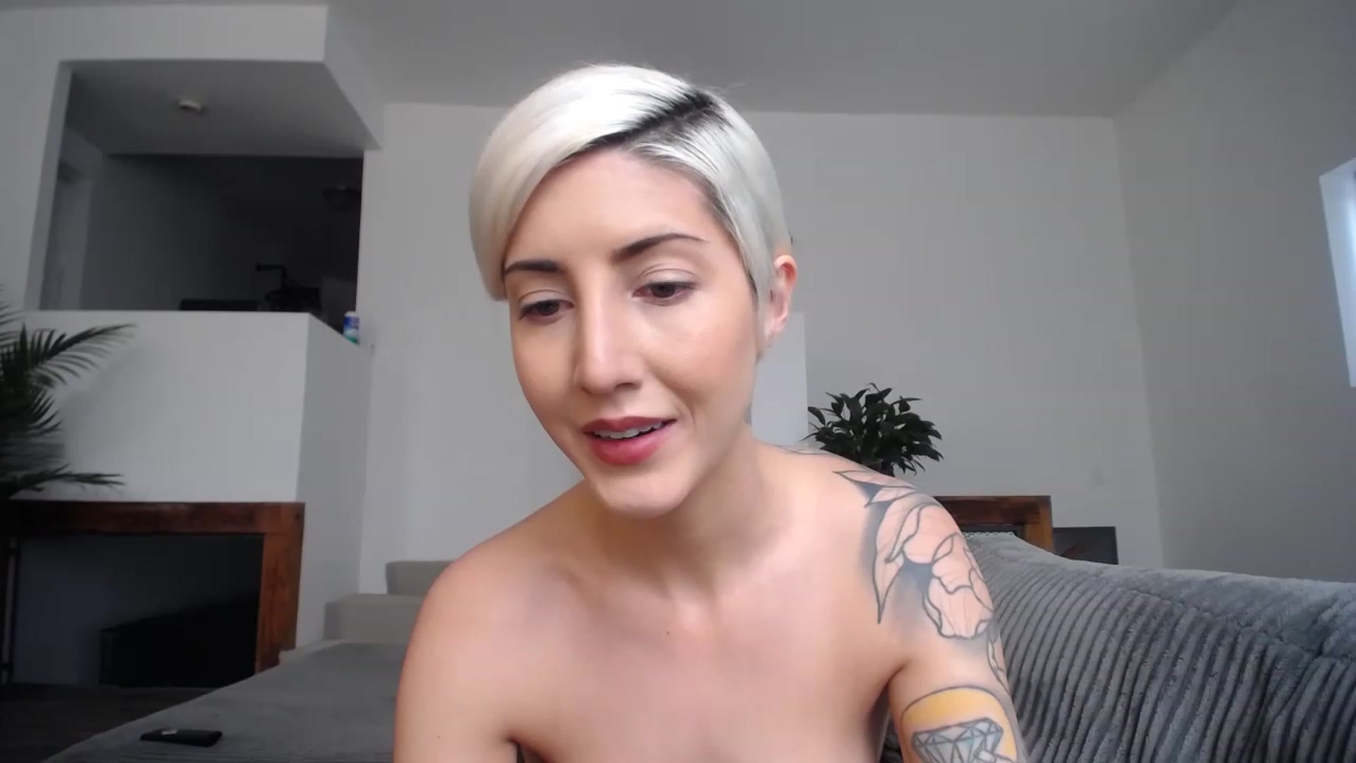 Gallery image thumbnail from ItsJade's myfreecams stream on, 03/26/2023, 18:39 image 18 of 20