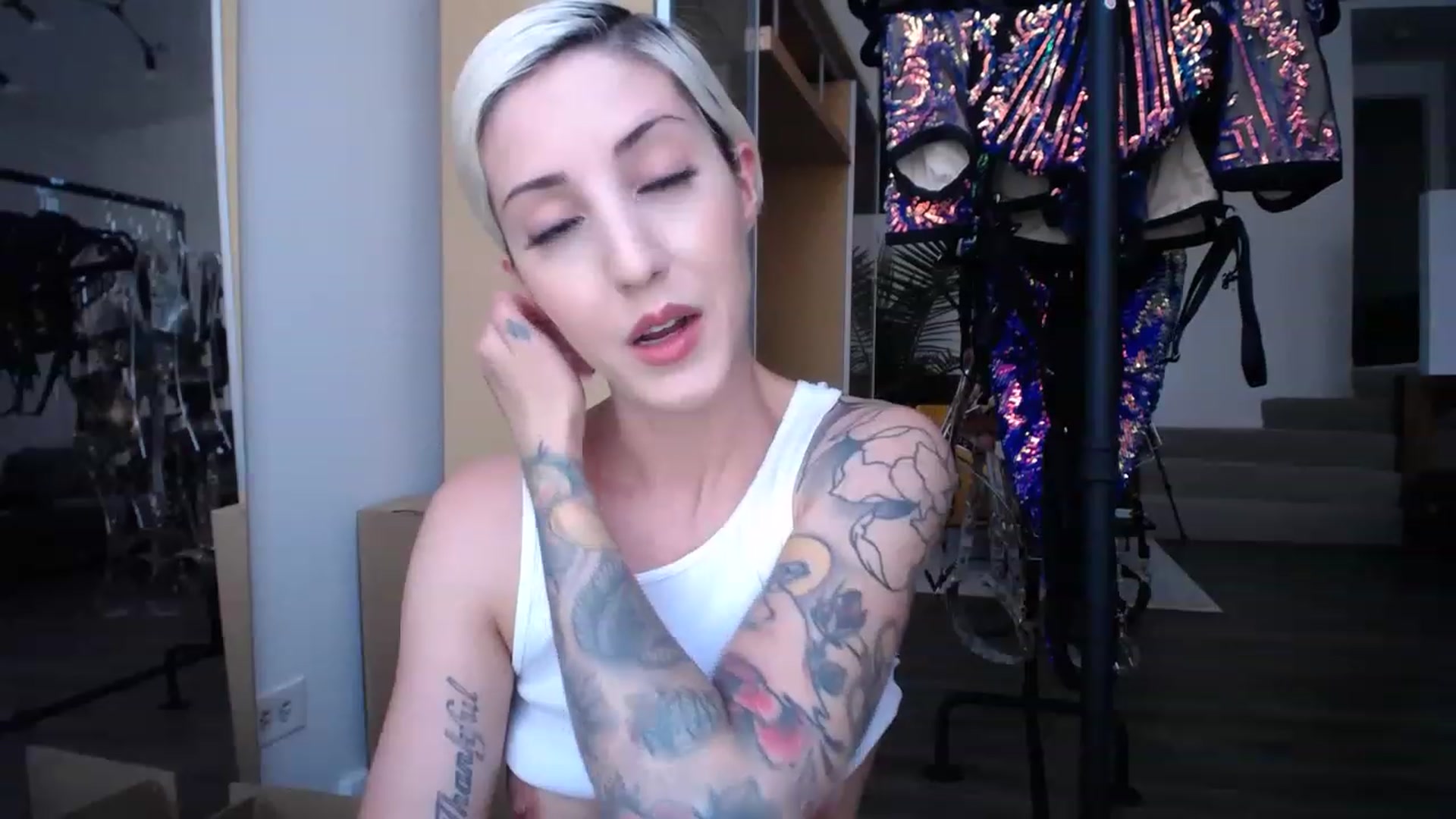 Gallery image thumbnail from ItsJade's myfreecams stream on, 04/15/2023, 24:40 image 13 of 20