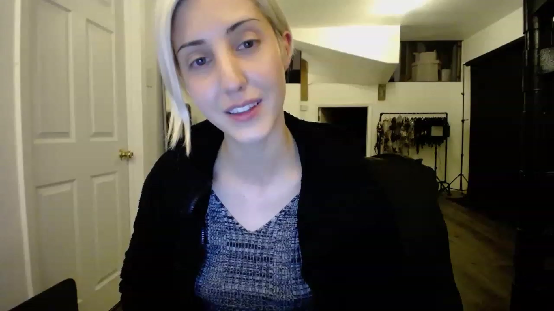 Gallery image thumbnail from ItsJade's myfreecams stream on, 05/03/2023, 03:29 image 6 of 20