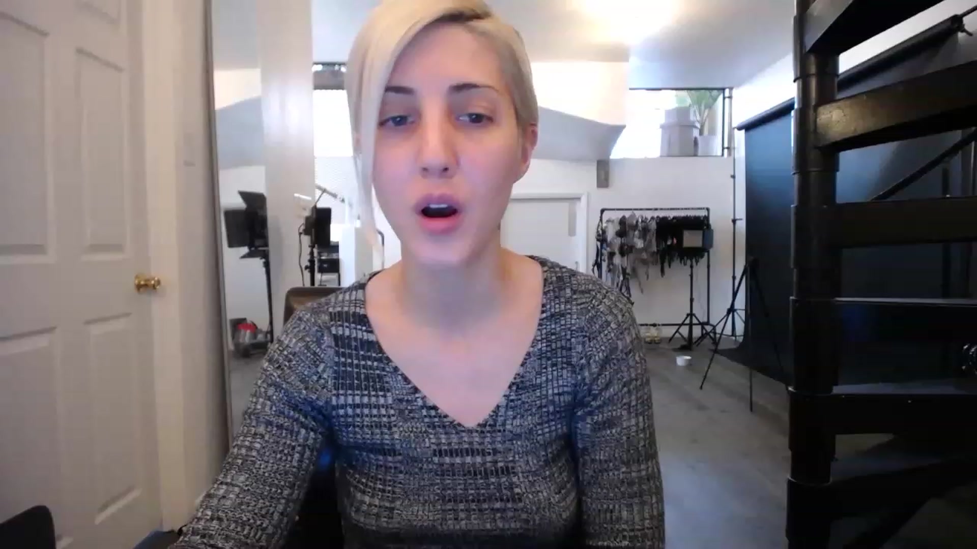 Gallery image thumbnail from ItsJade's myfreecams stream on, 05/03/2023, 19:01 image 11 of 20