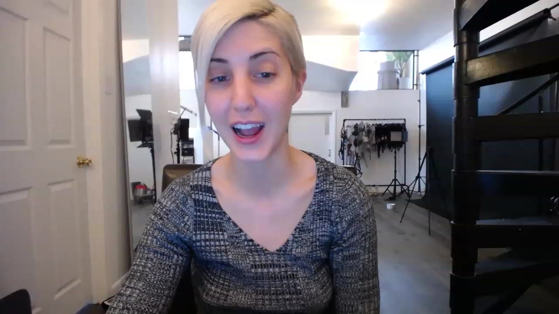 Gallery image thumbnail from ItsJade's myfreecams stream on, 05/03/2023, 19:01 image 8 of 20