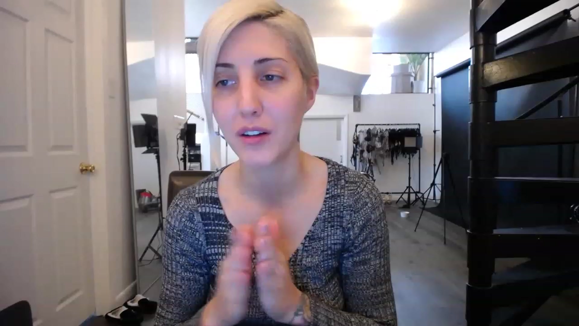 Gallery image thumbnail from ItsJade's myfreecams stream on, 05/03/2023, 19:01 image 9 of 20