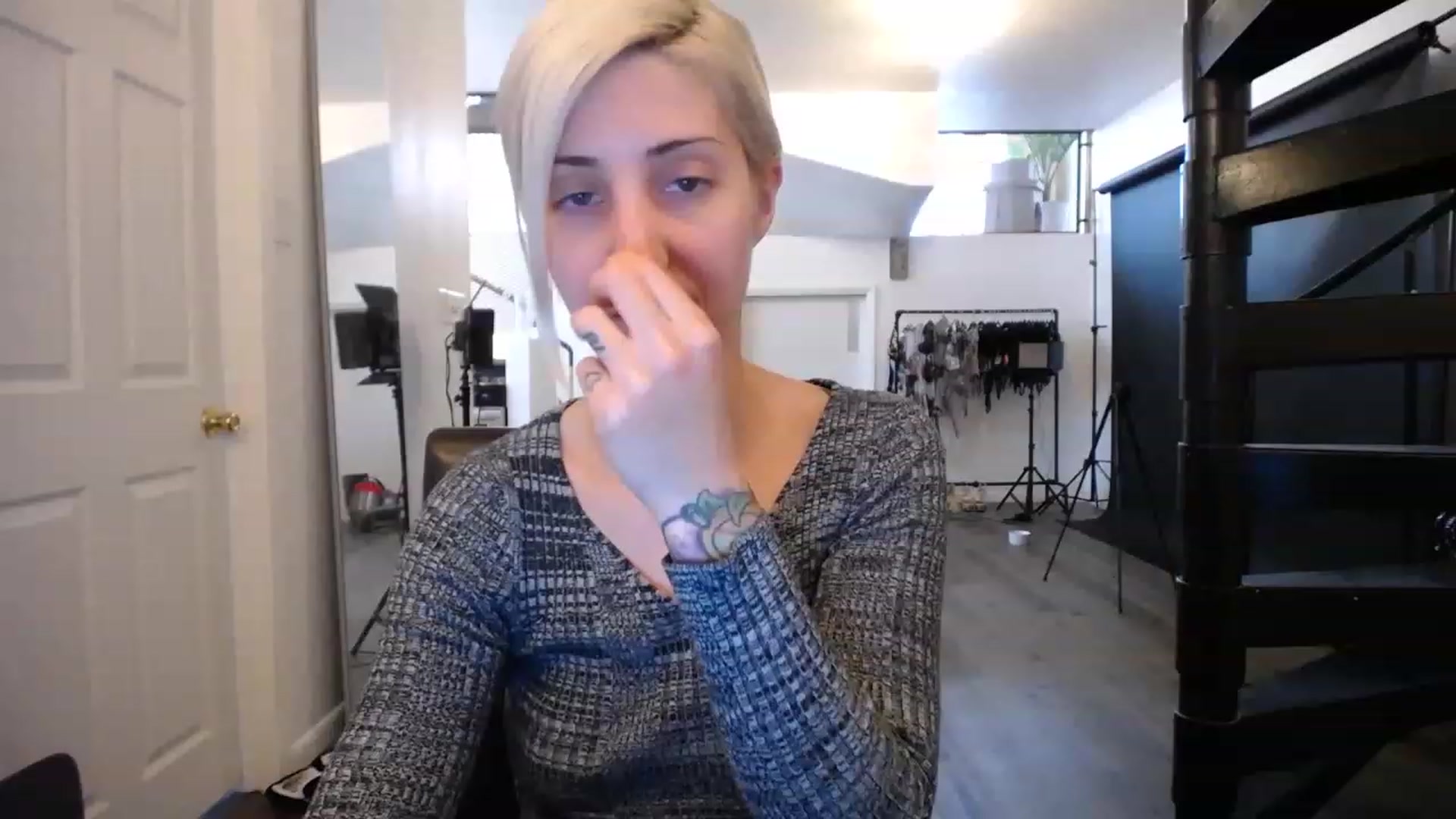 Gallery image thumbnail from ItsJade's myfreecams stream on, 05/03/2023, 19:01 image 13 of 20