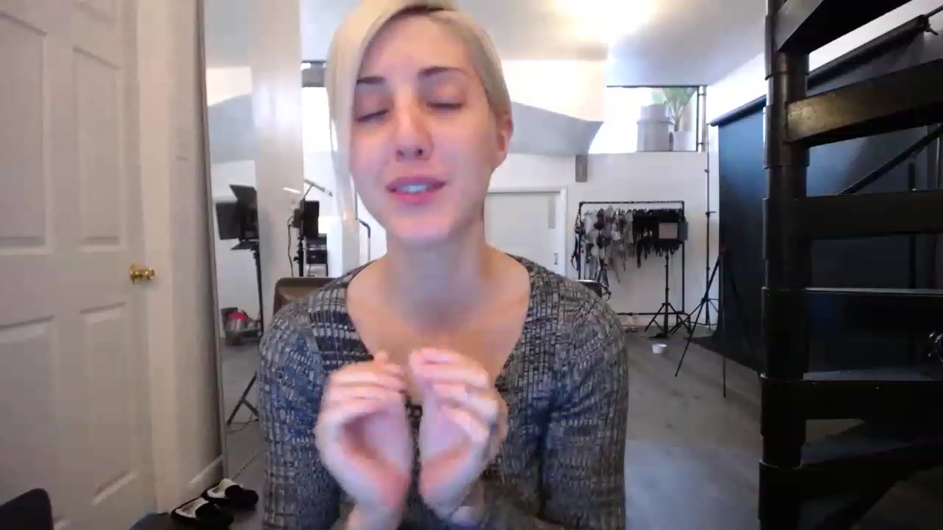 Gallery image thumbnail from ItsJade's myfreecams stream on, 05/03/2023, 19:01 image 7 of 20