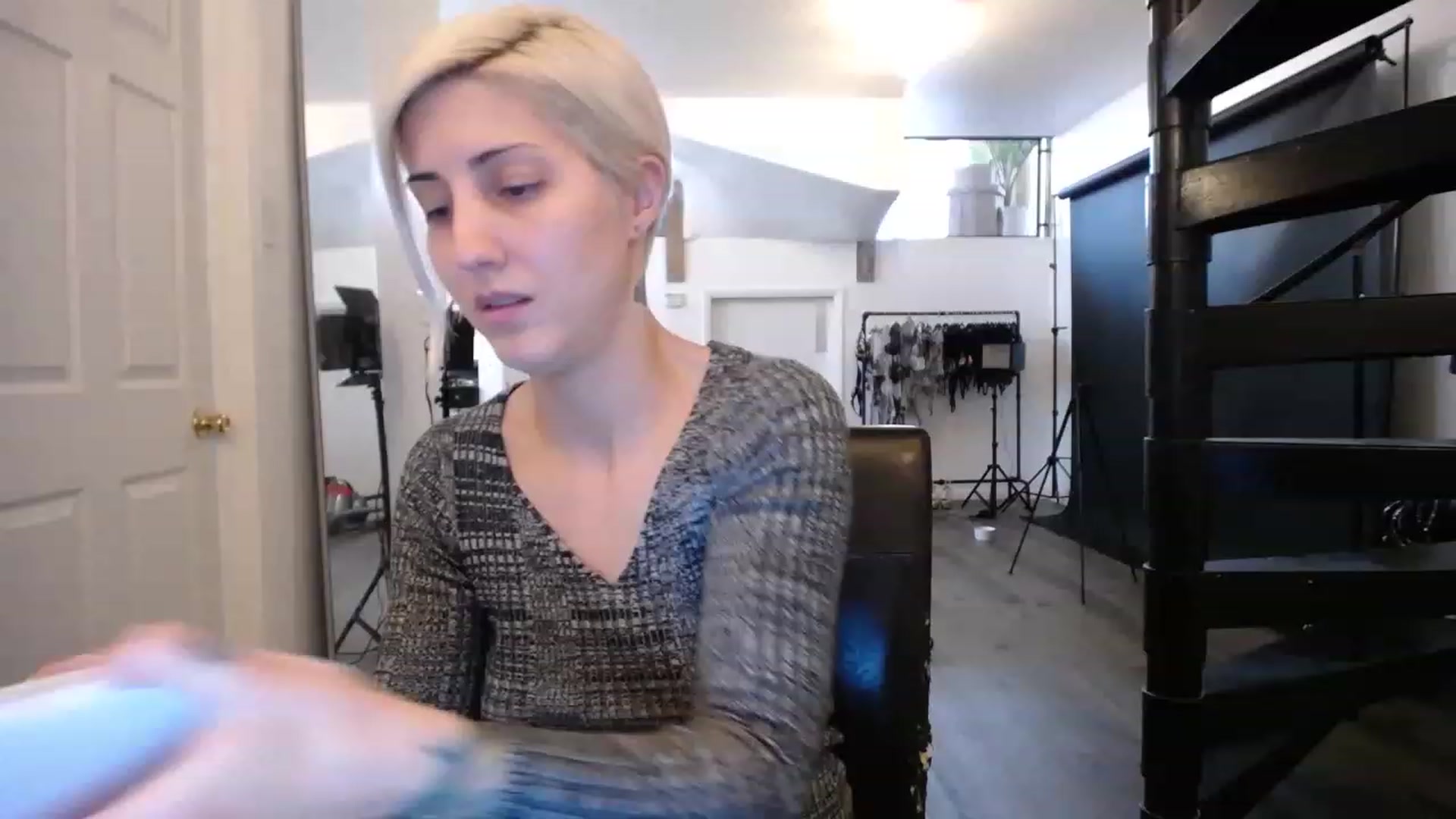Gallery image thumbnail from ItsJade's myfreecams stream on, 05/03/2023, 19:01 image 1 of 20