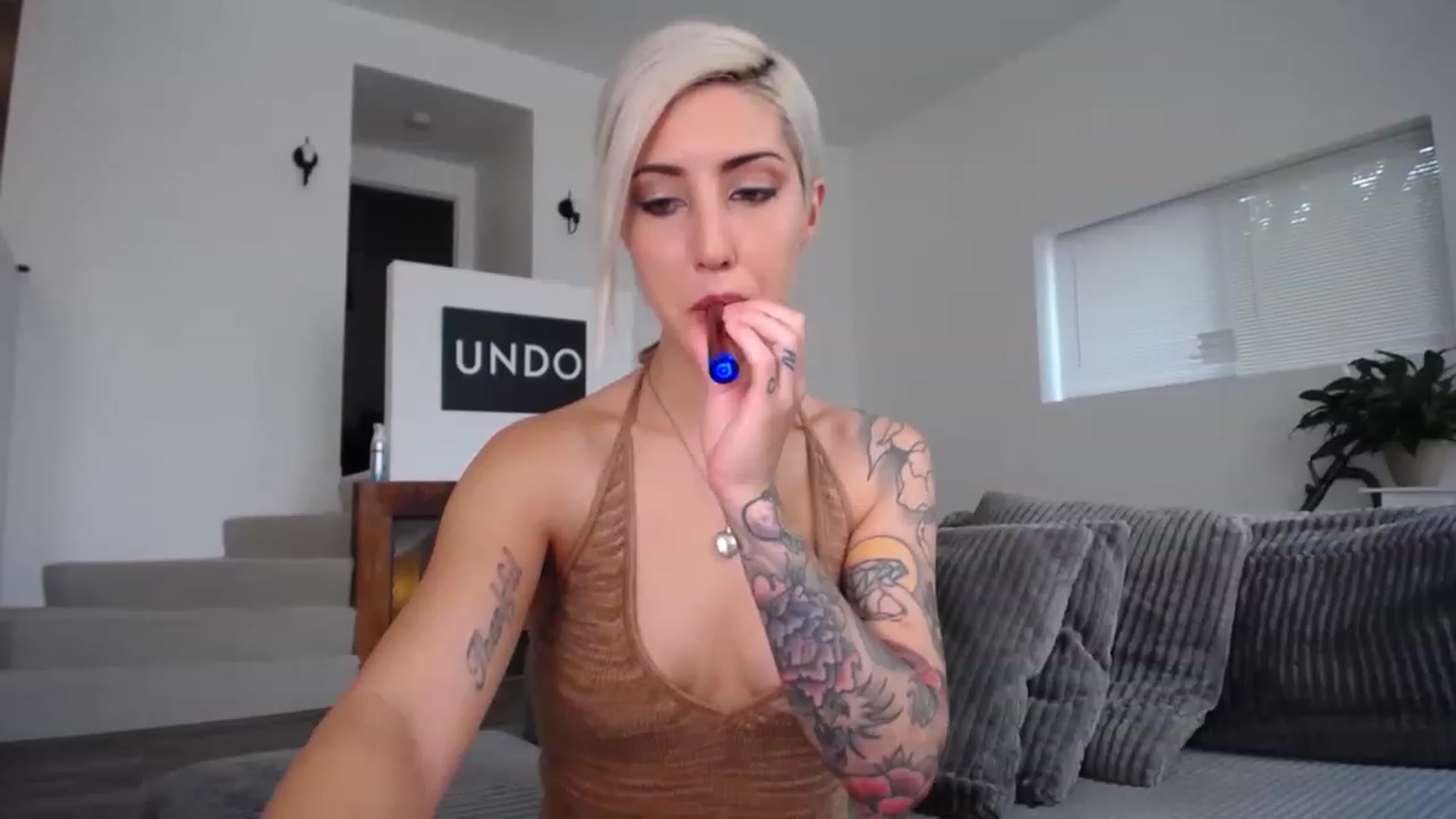 Gallery image thumbnail from ItsJade's myfreecams stream on, 05/12/2023, 15:38 image 9 of 20