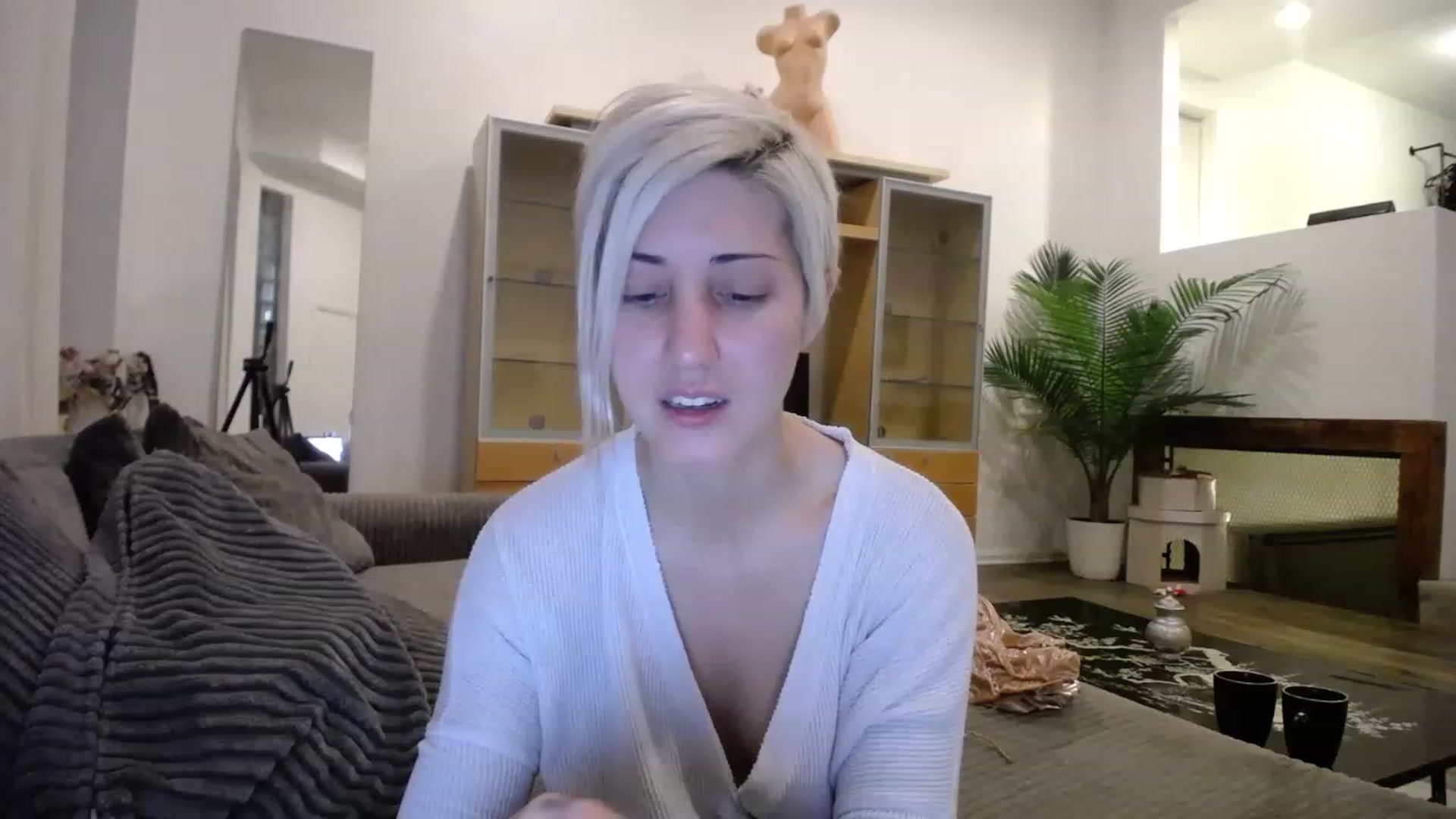 Gallery image thumbnail from ItsJade's myfreecams stream on, 05/19/2023, 02:28 image 14 of 20