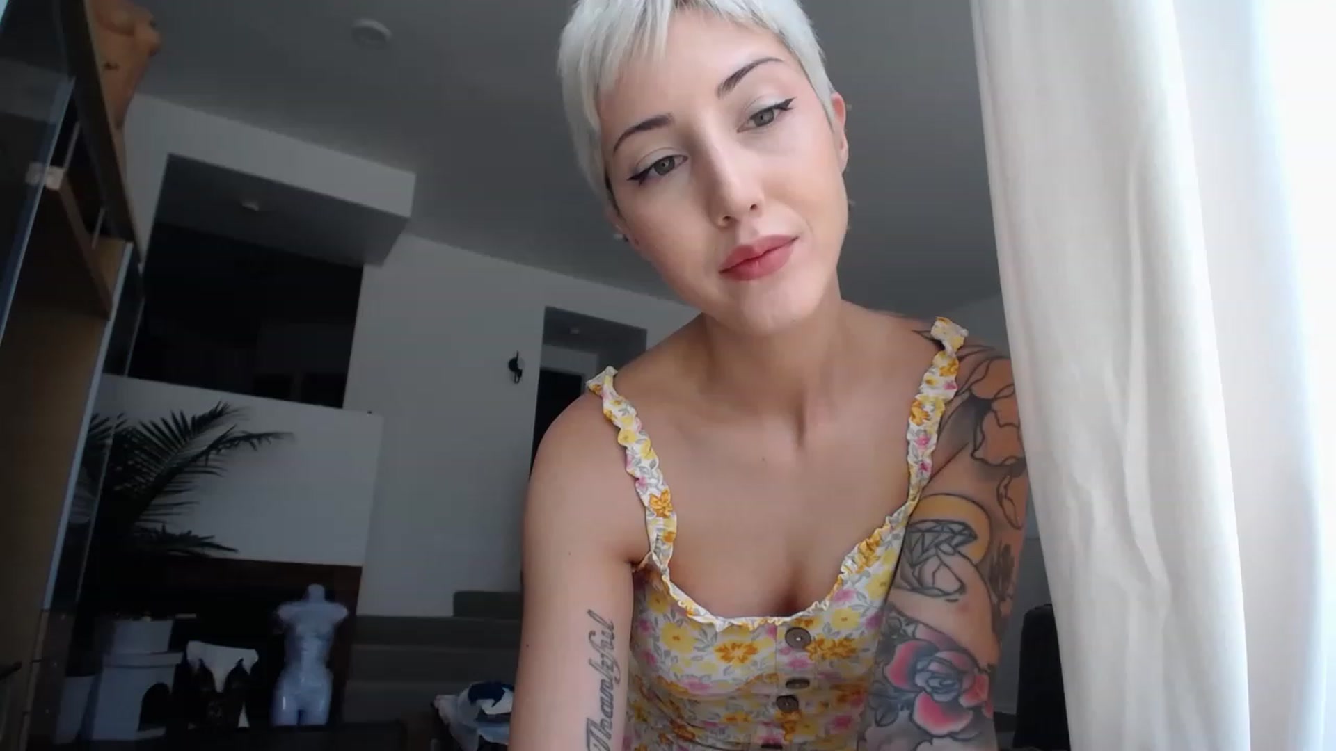 Gallery image thumbnail from ItsJade's myfreecams stream on, 05/24/2023, 18:51 image 5 of 20