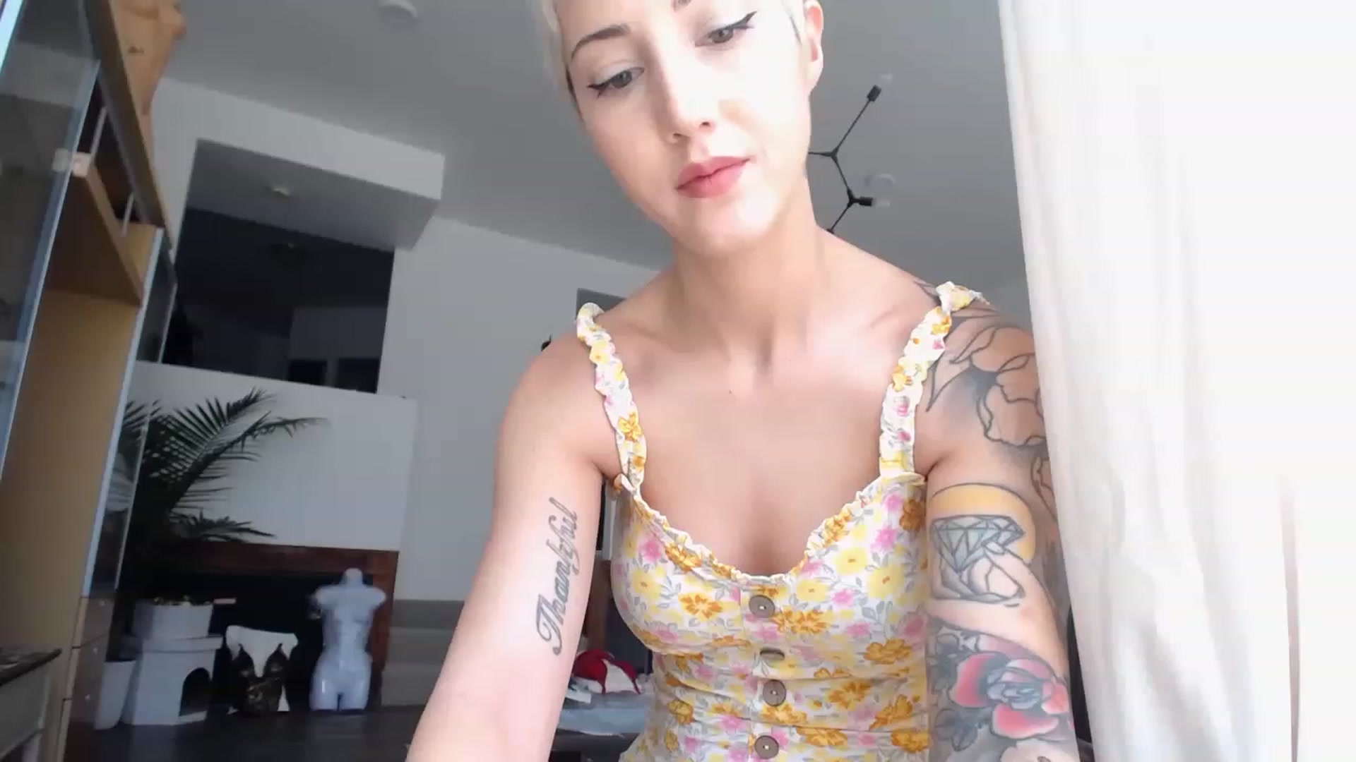 Gallery image thumbnail from ItsJade's myfreecams stream on, 05/24/2023, 18:51 image 4 of 20