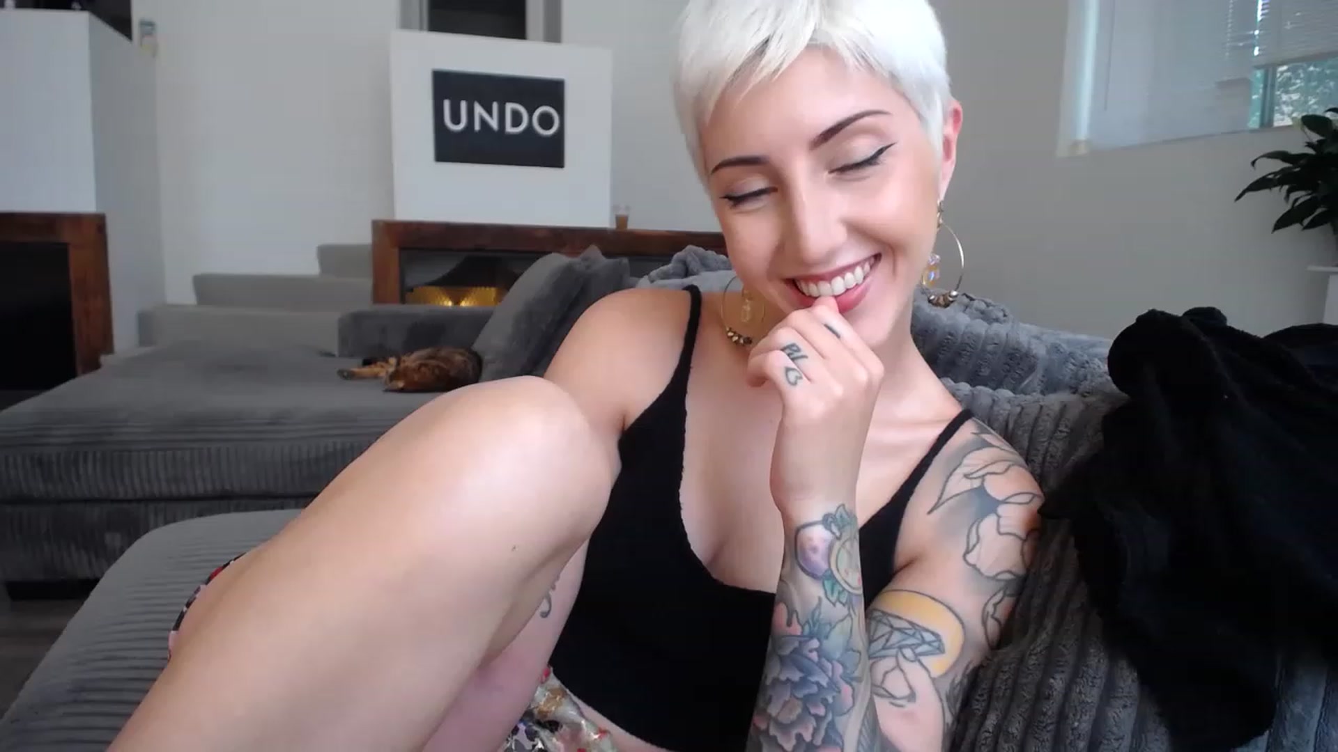 Gallery image thumbnail from ItsJade's myfreecams stream on, 06/02/2023, 18:43 image 5 of 20